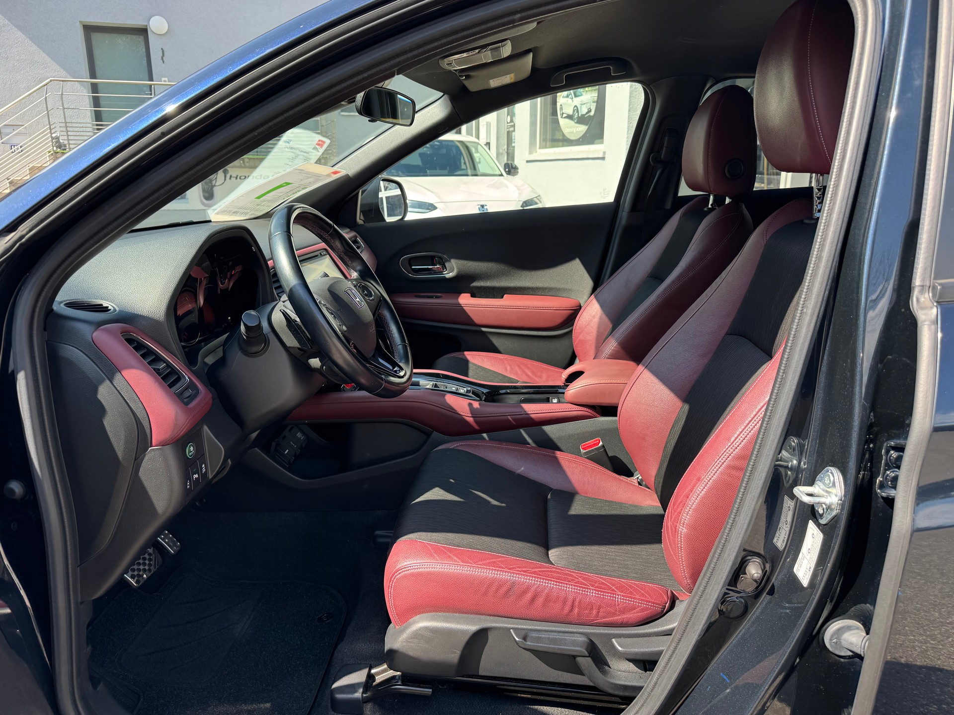 HONDA HR-V 1.5i-VTEC Turbo CVT-image-13