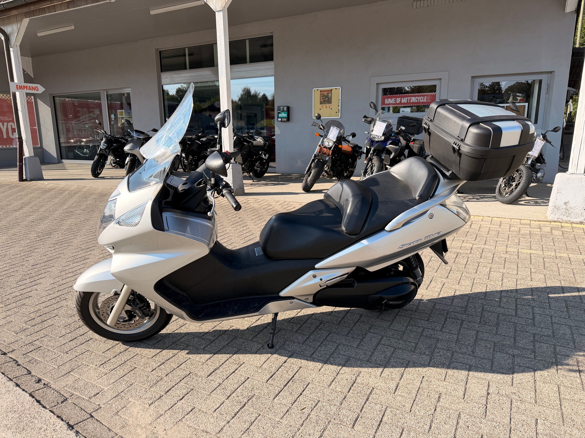 HONDA FJSB 600 Silver Wing-showroom-element-2