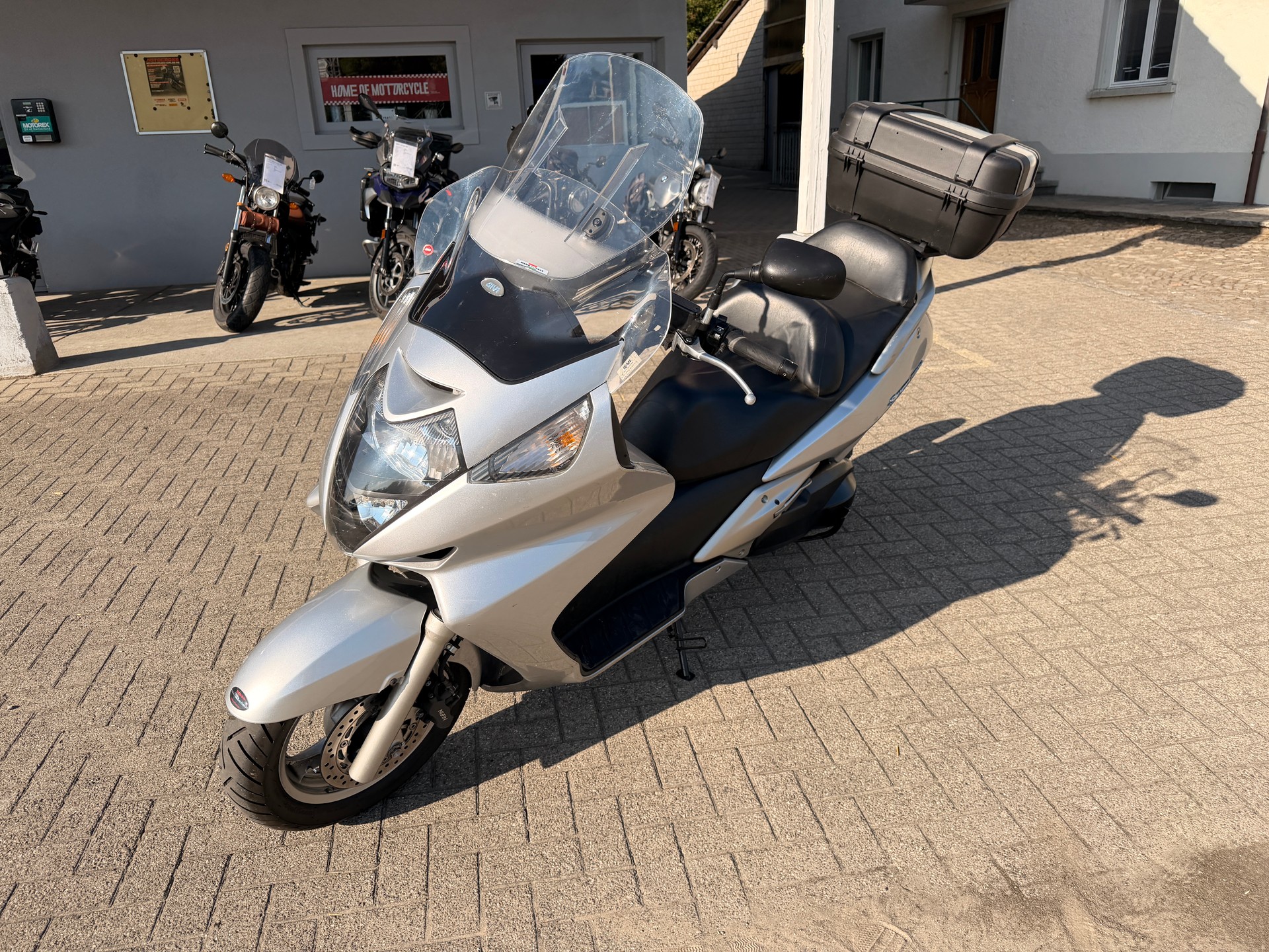HONDA FJSB 600 Silver Wing-showroom-element-1