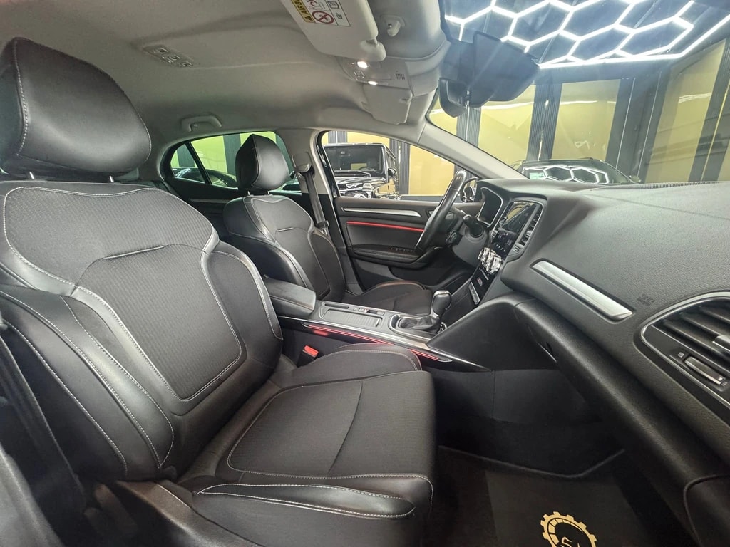 RENAULT Mégane Berline 1.3 16V R.S.Line EDC-image-11