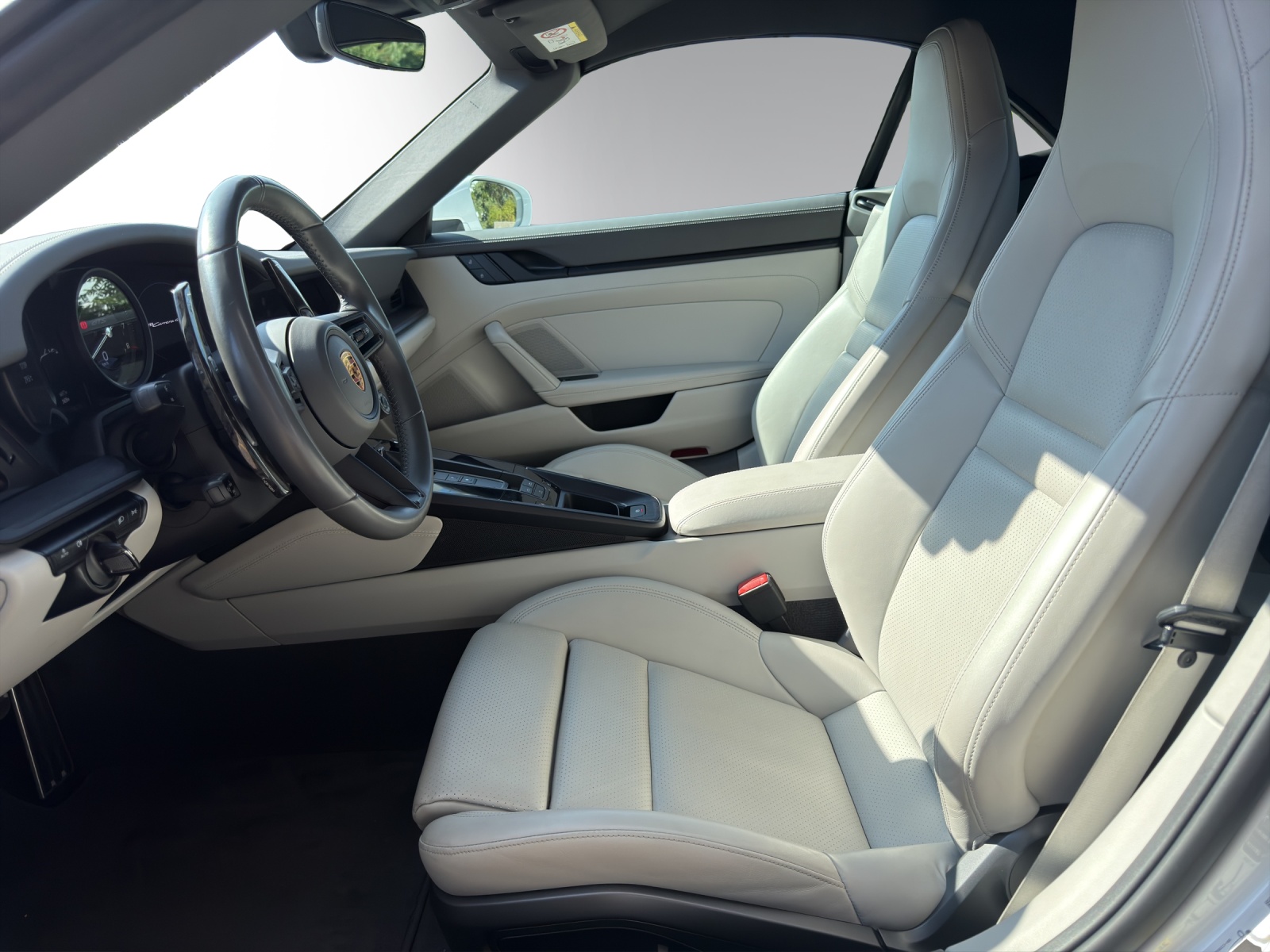 PORSCHE 911 Carrera 4 GTS Cabr.-image-7