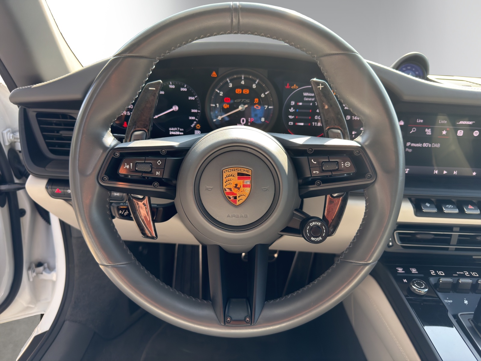 PORSCHE 911 Carrera 4 GTS Cabr.-image-12