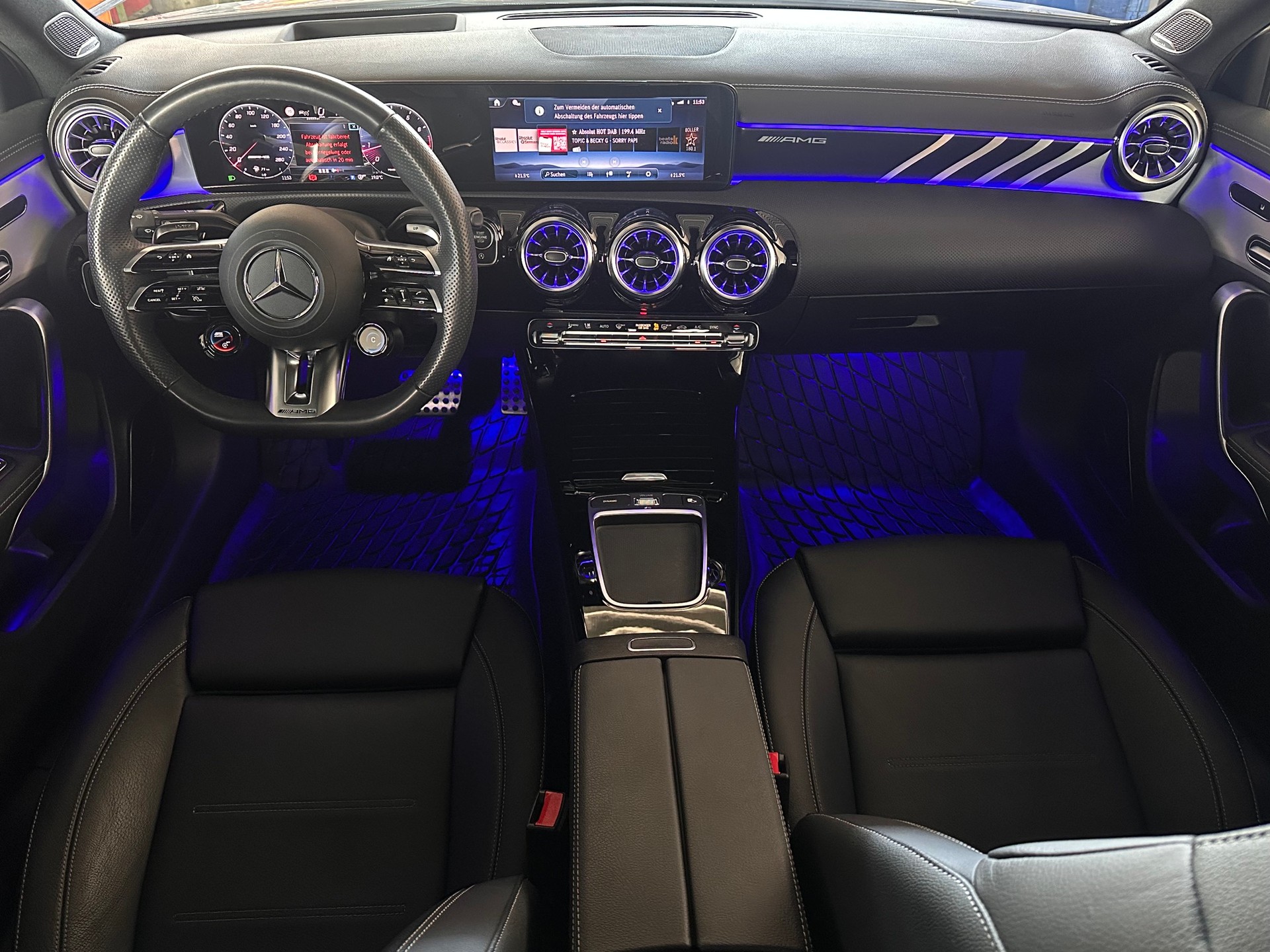 MERCEDES-BENZ A AMG 35 4Matic 8G-DCT-image-16