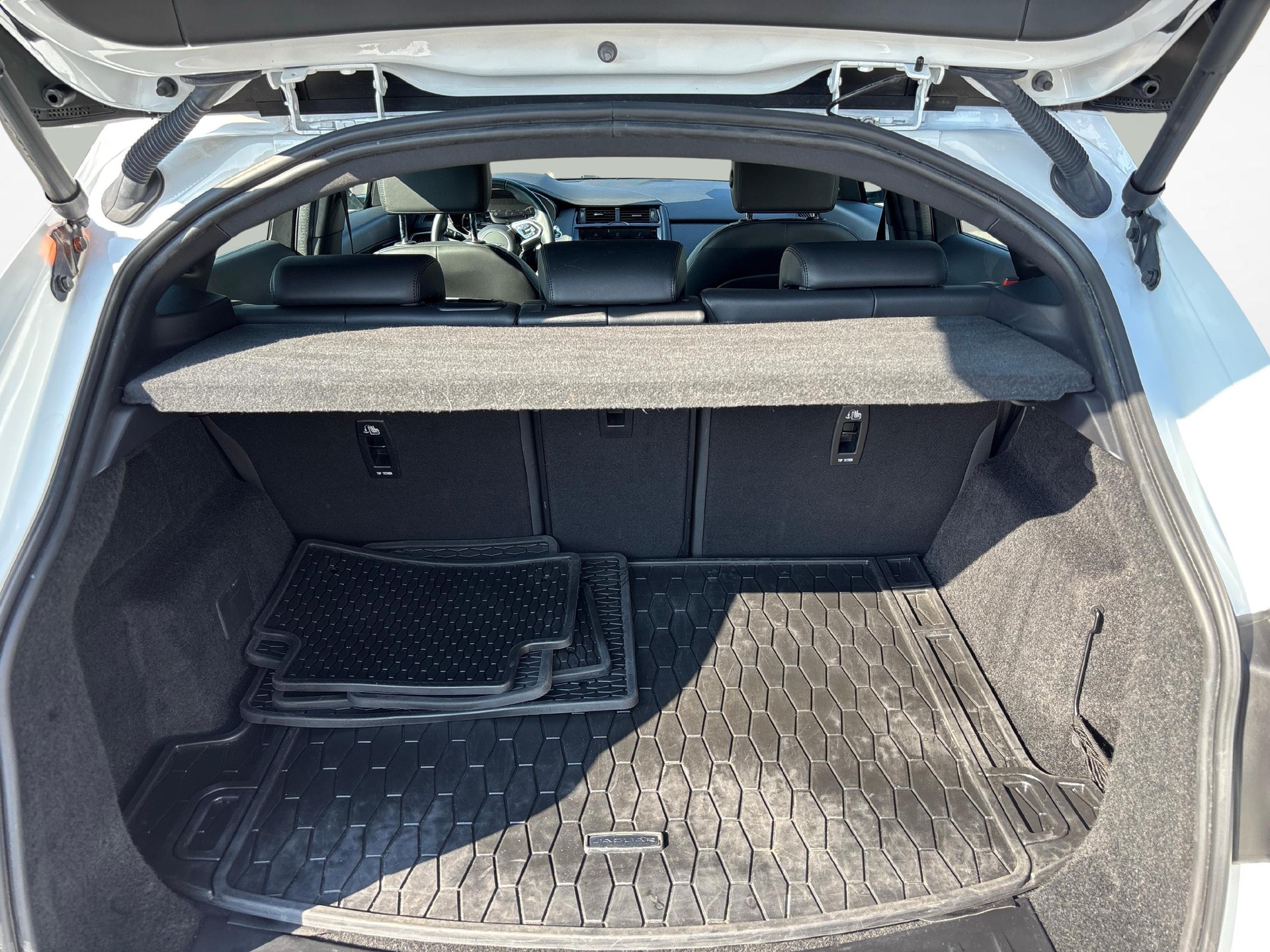 JAGUAR E-Pace 1.5 I3 S-image-7
