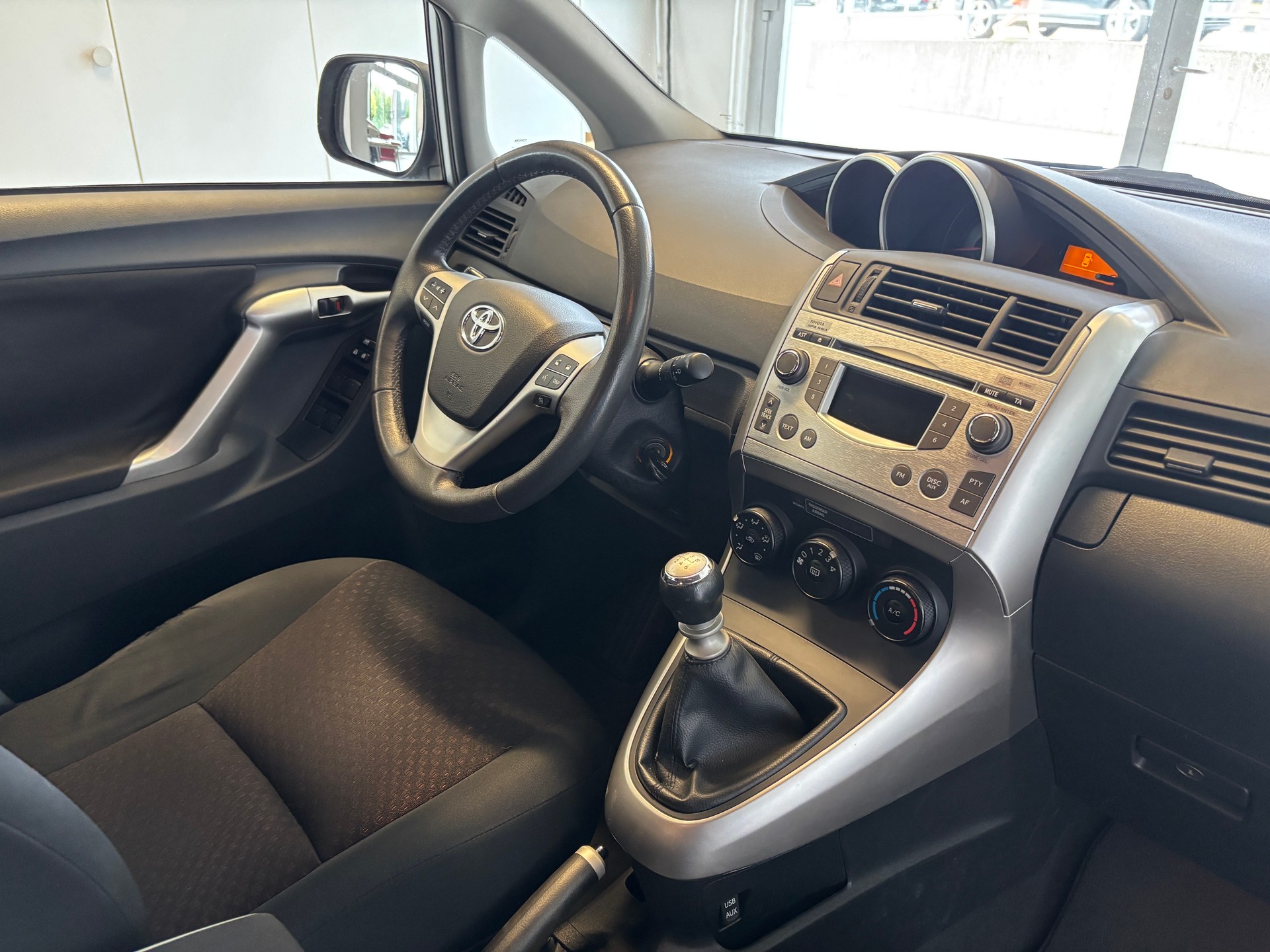 TOYOTA Verso 1.8 Linea Sol-image-9