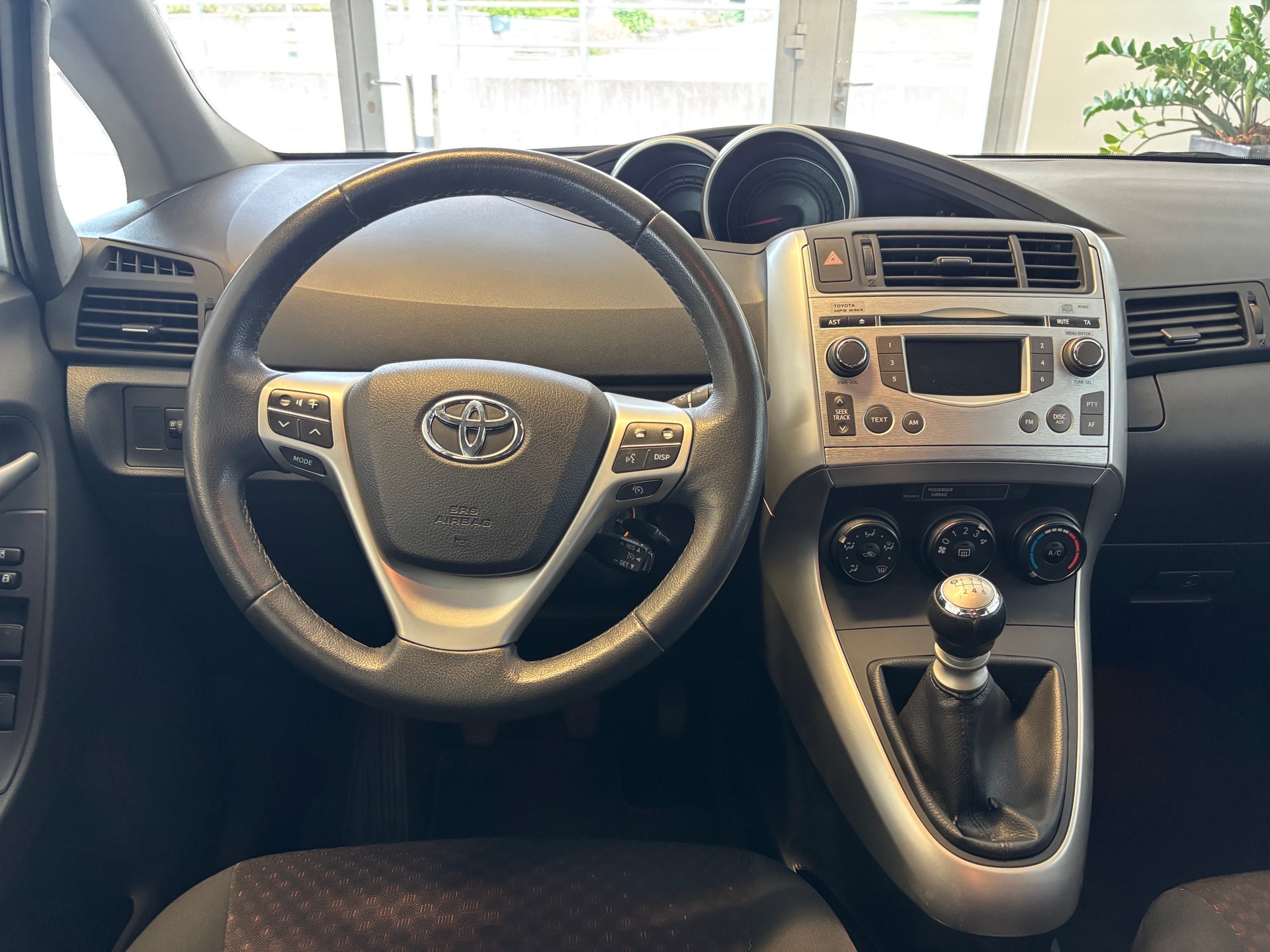 TOYOTA Verso 1.8 Linea Sol-image-11