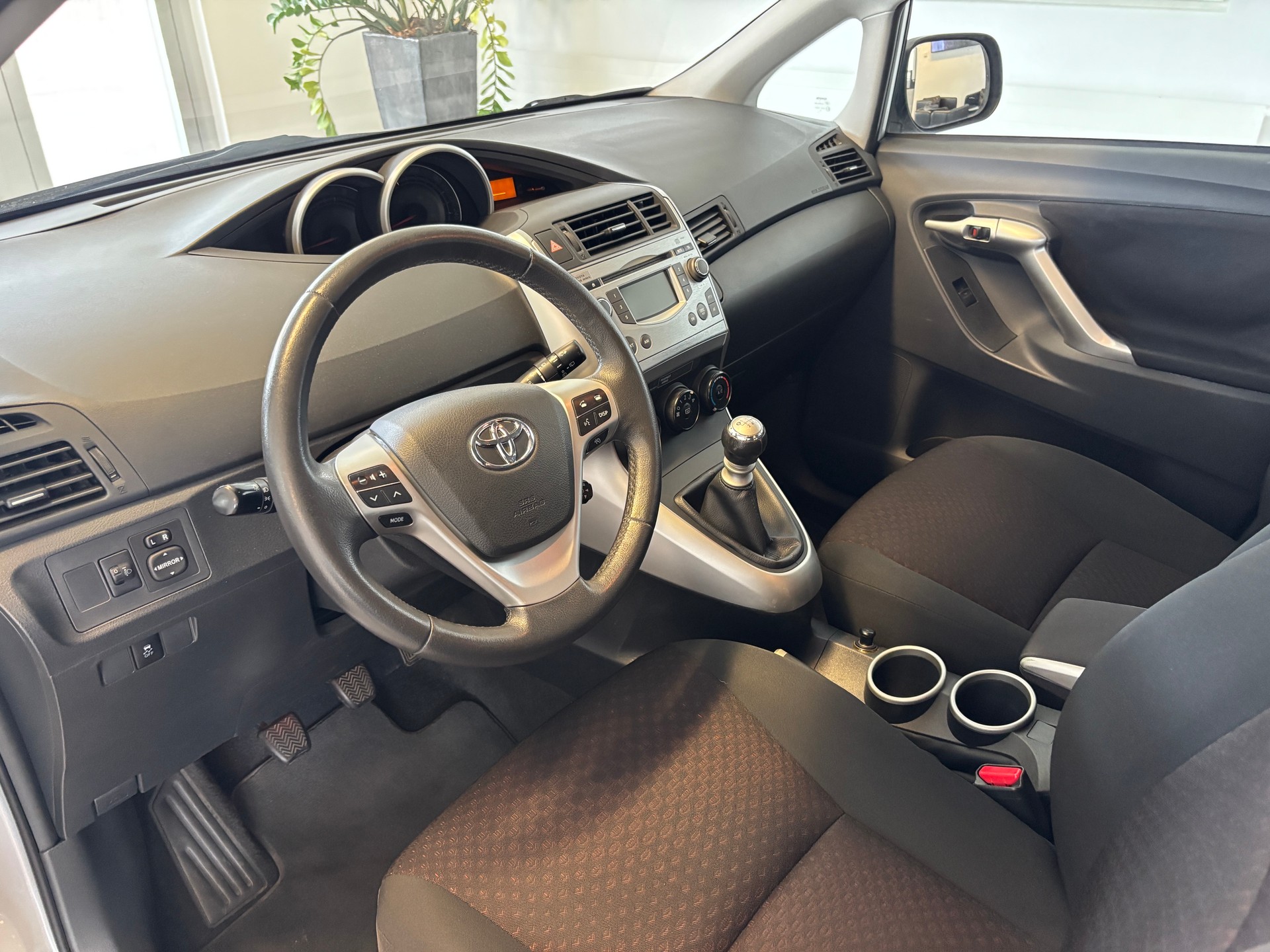 TOYOTA Verso 1.8 Linea Sol-image-4