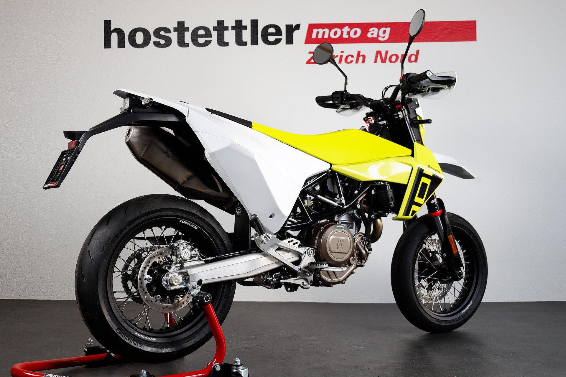 HUSQVARNA 701 Supermoto-showroom-element-3