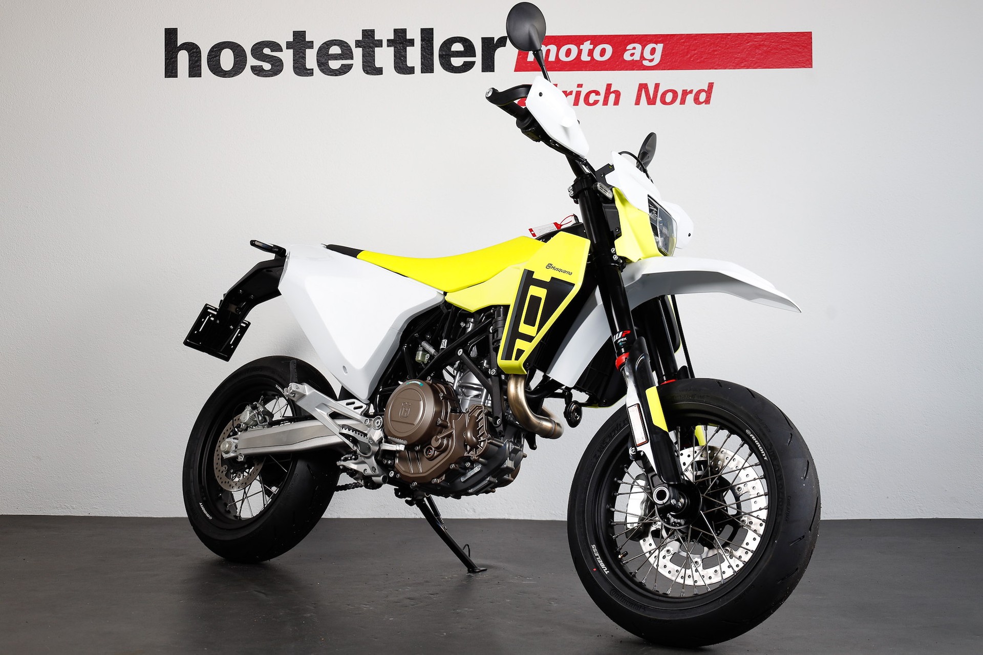 HUSQVARNA 701 Supermoto-showroom-element-1
