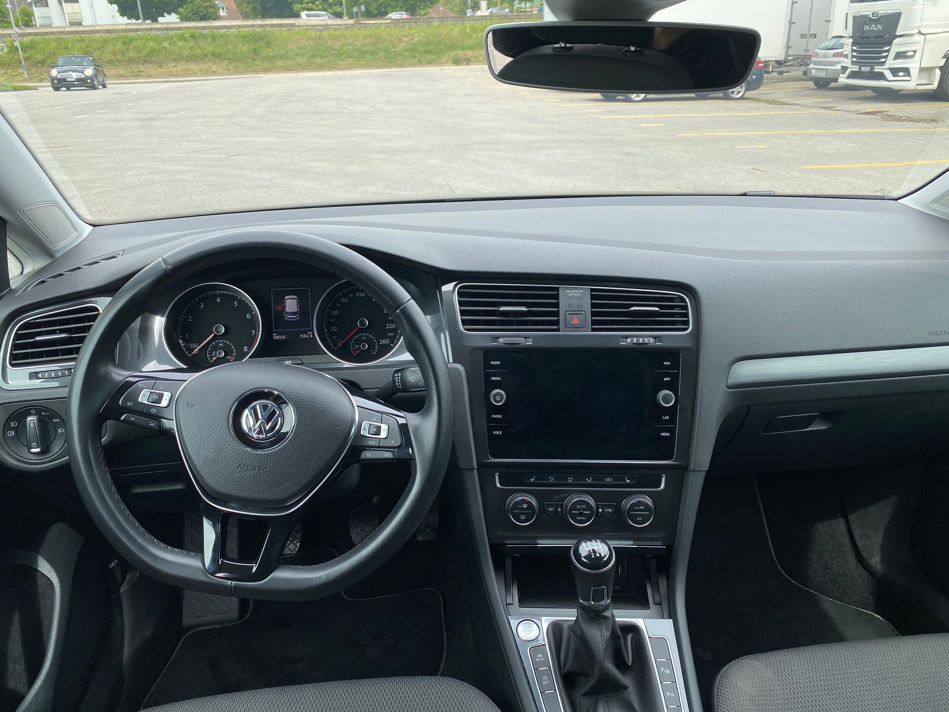 VW Golf 1.5 TSI EVO Edition 45-image-12