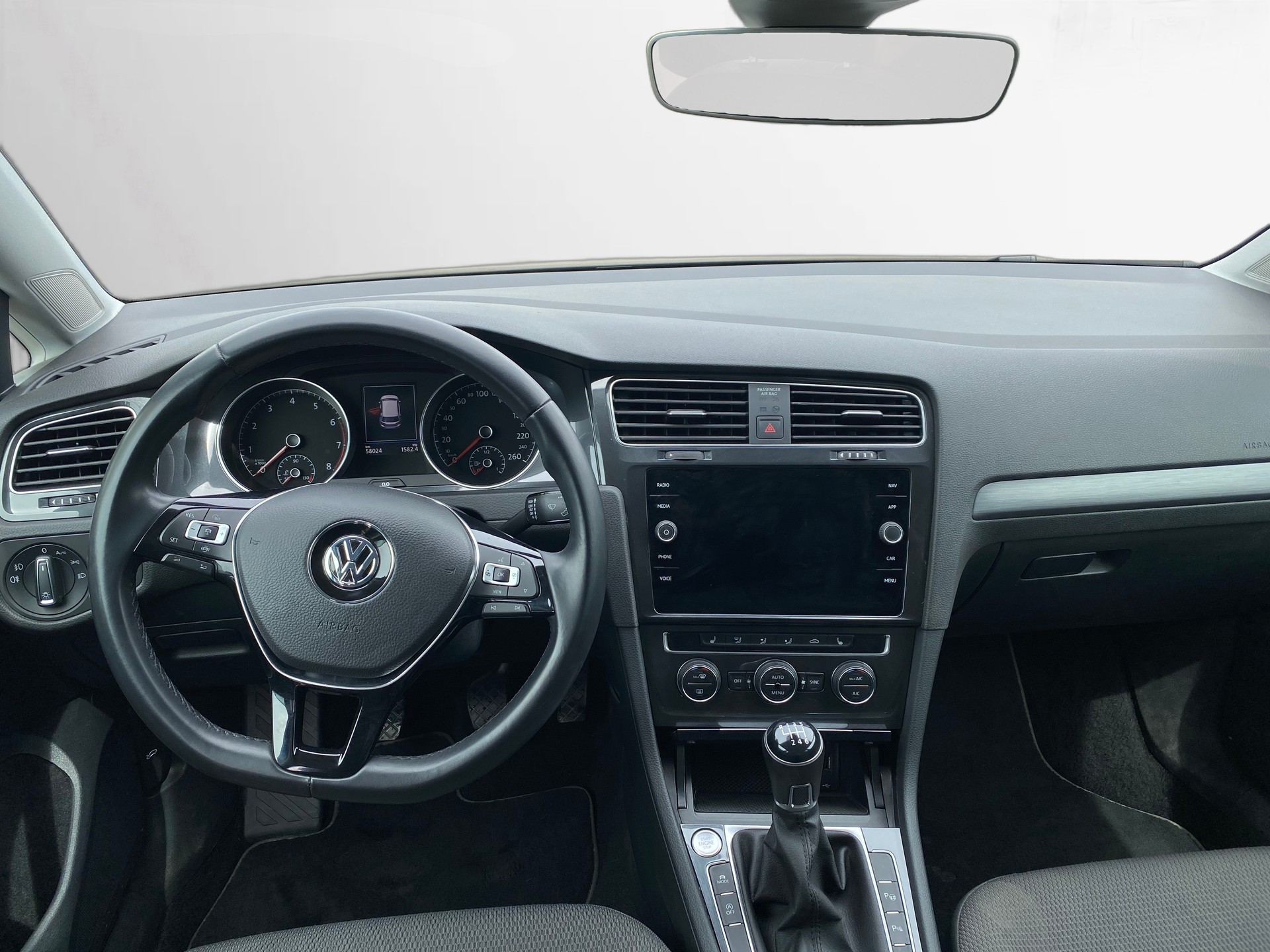 VW Golf 1.5 TSI EVO Edition 45-image-12