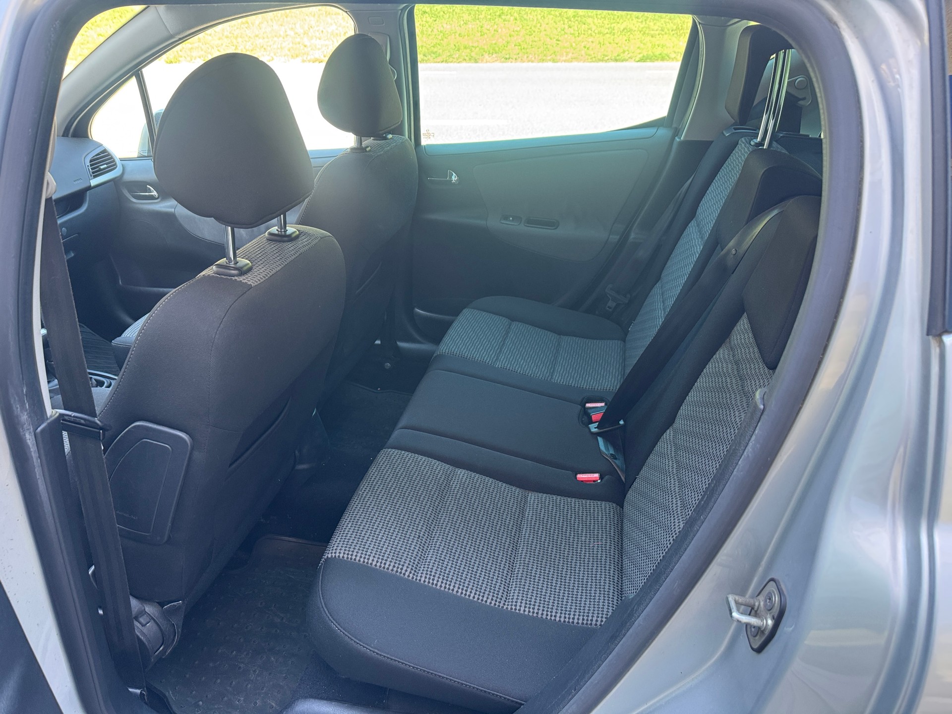 PEUGEOT 207 SW 1.6 16V Trendy Clim-image-8