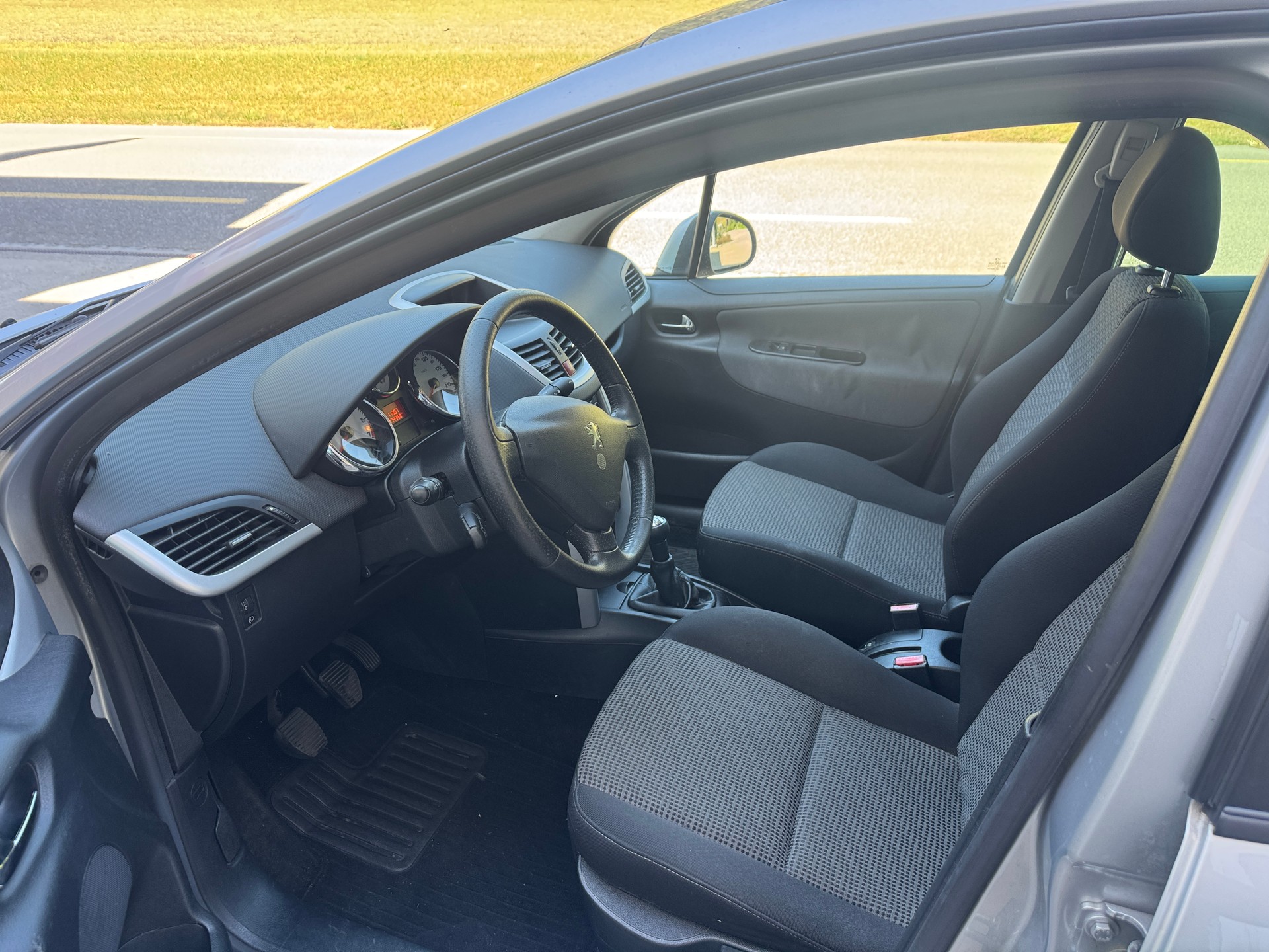 PEUGEOT 207 SW 1.6 16V Trendy Clim-image-6