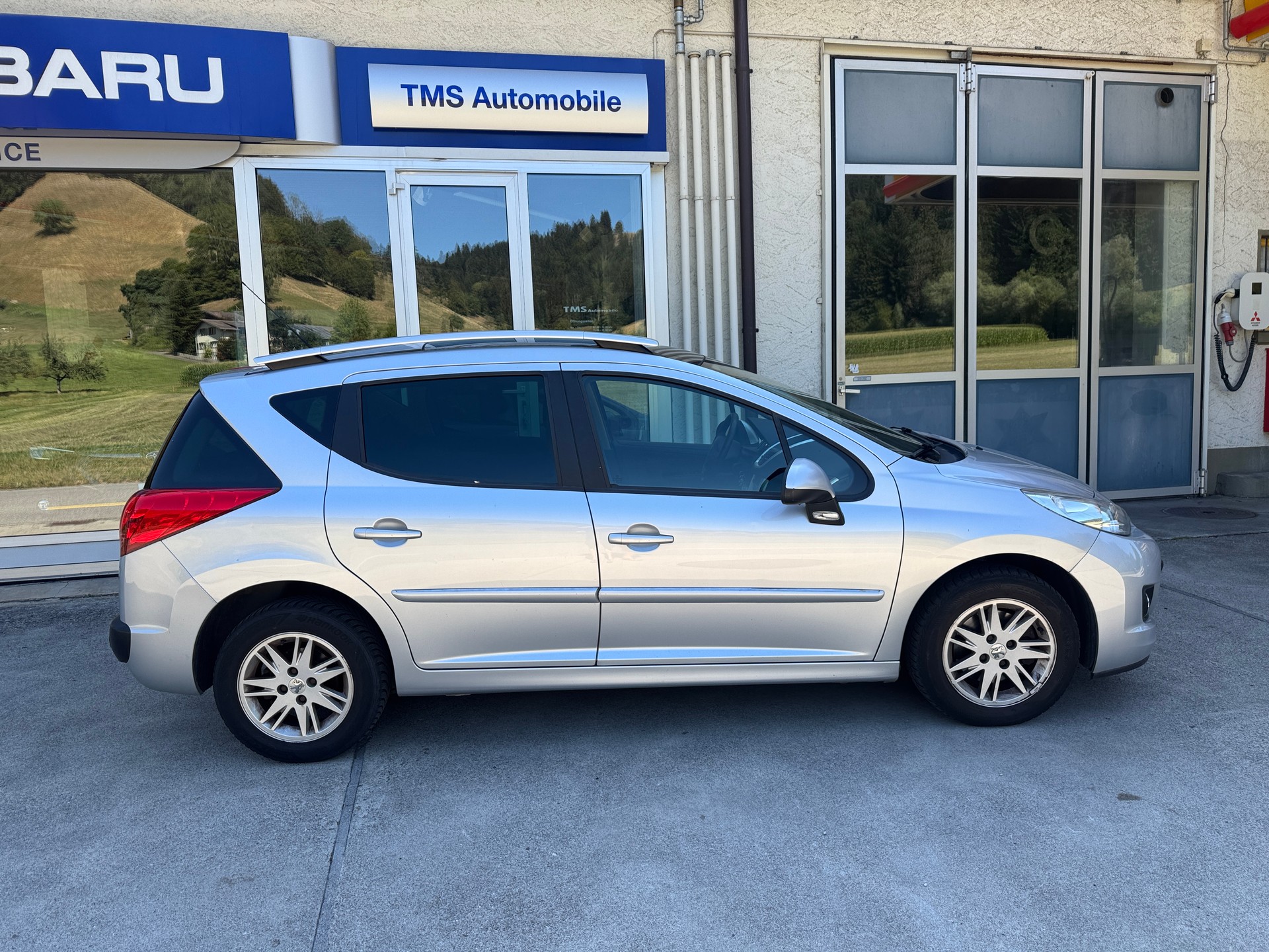 PEUGEOT 207 SW 1.6 16V Trendy Clim-image-0