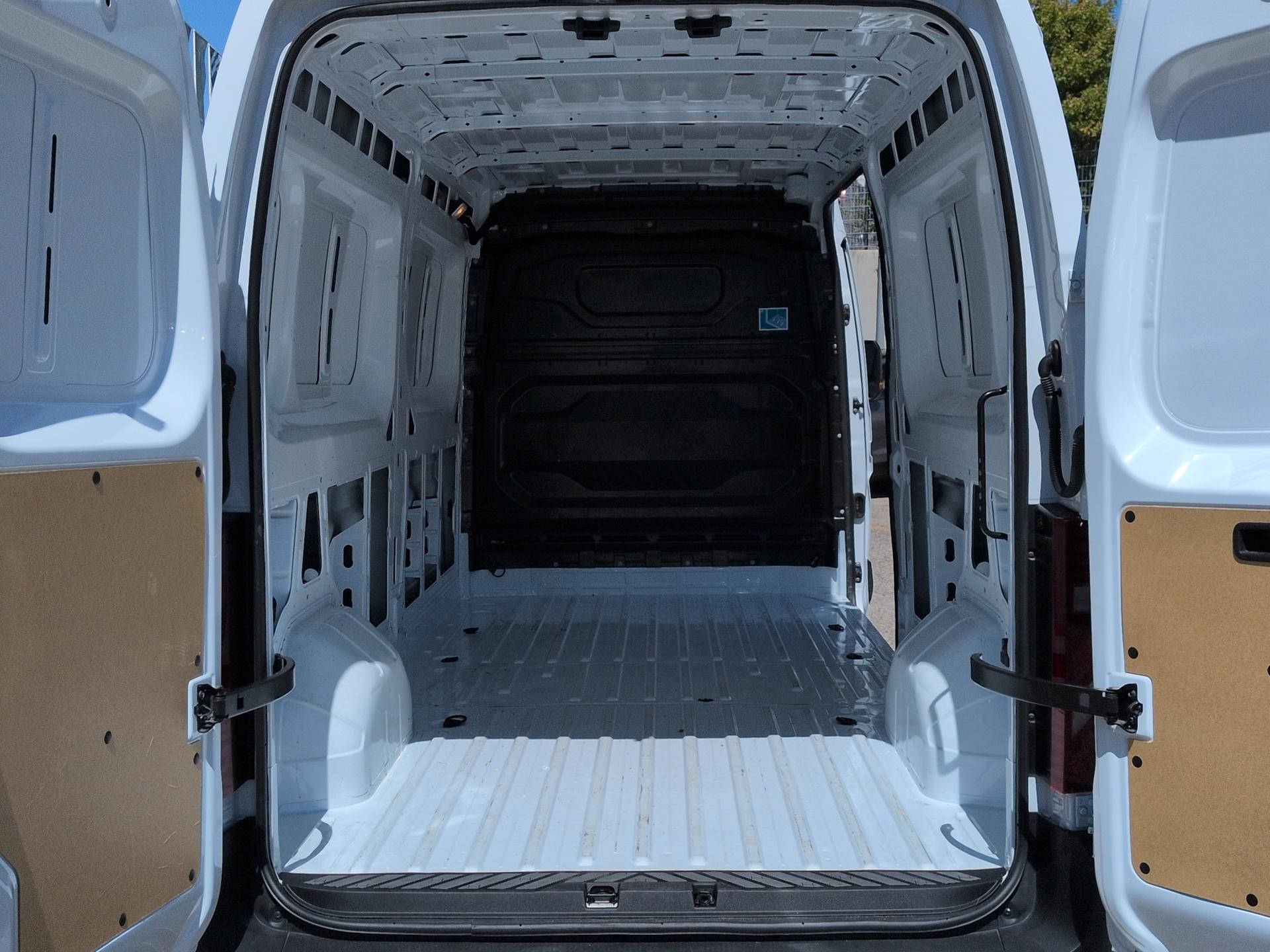 RENAULT Master T35 2.0 Blue dCi 130 L3H2 Extra-image-17