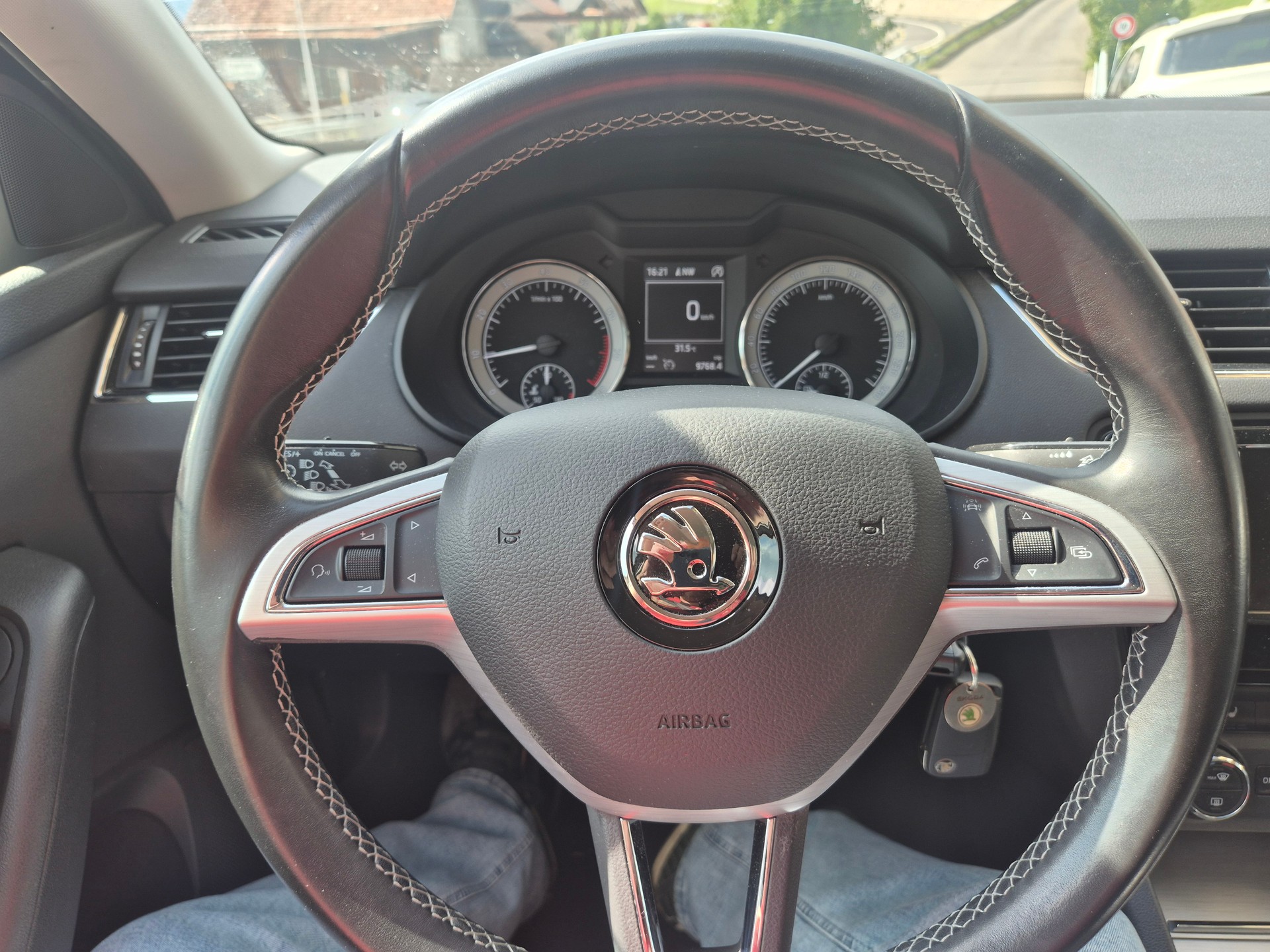 SKODA Octavia 1.8 TSI Swiss Edition-image-5