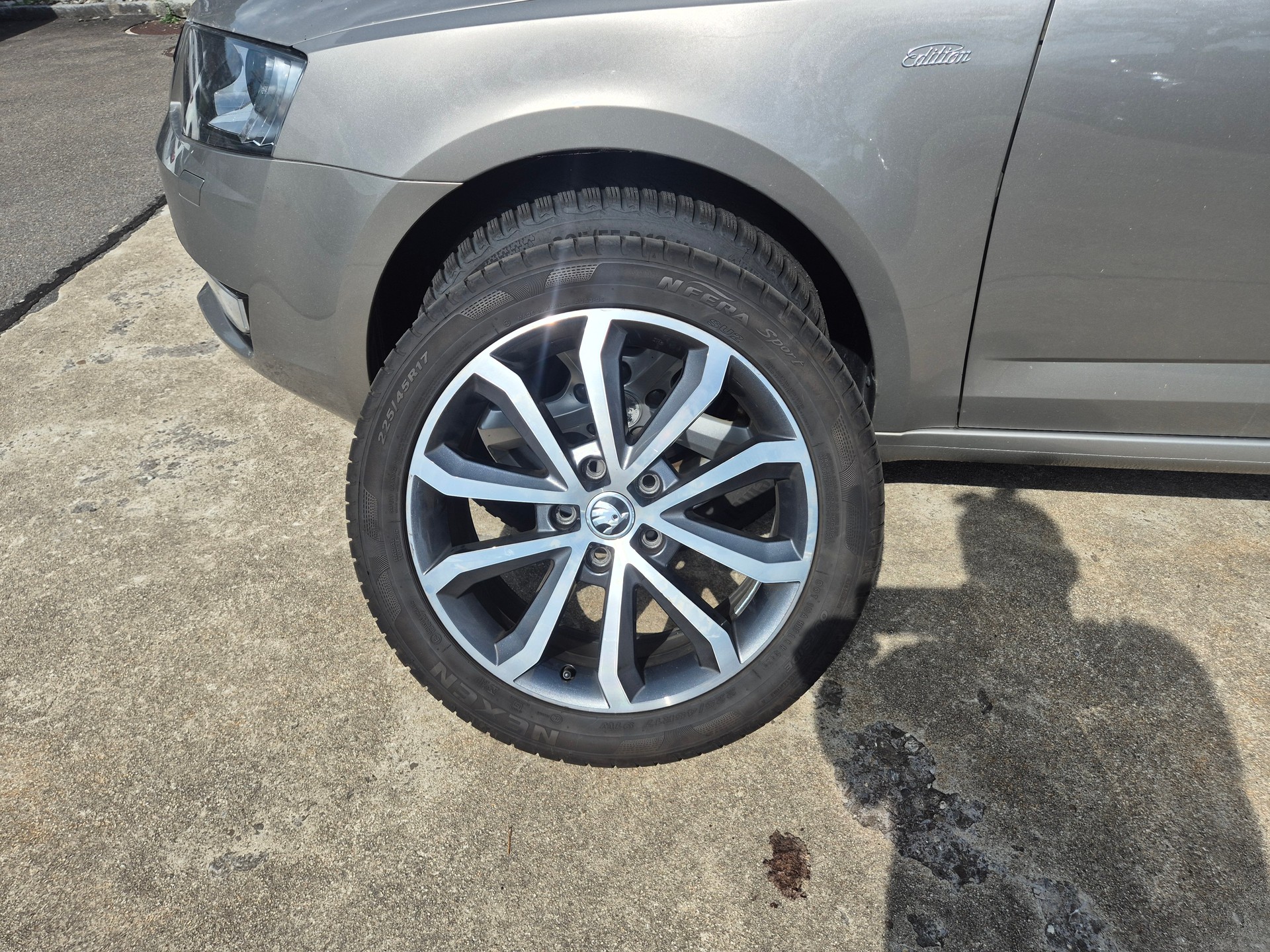 SKODA Octavia 1.8 TSI Swiss Edition-image-12