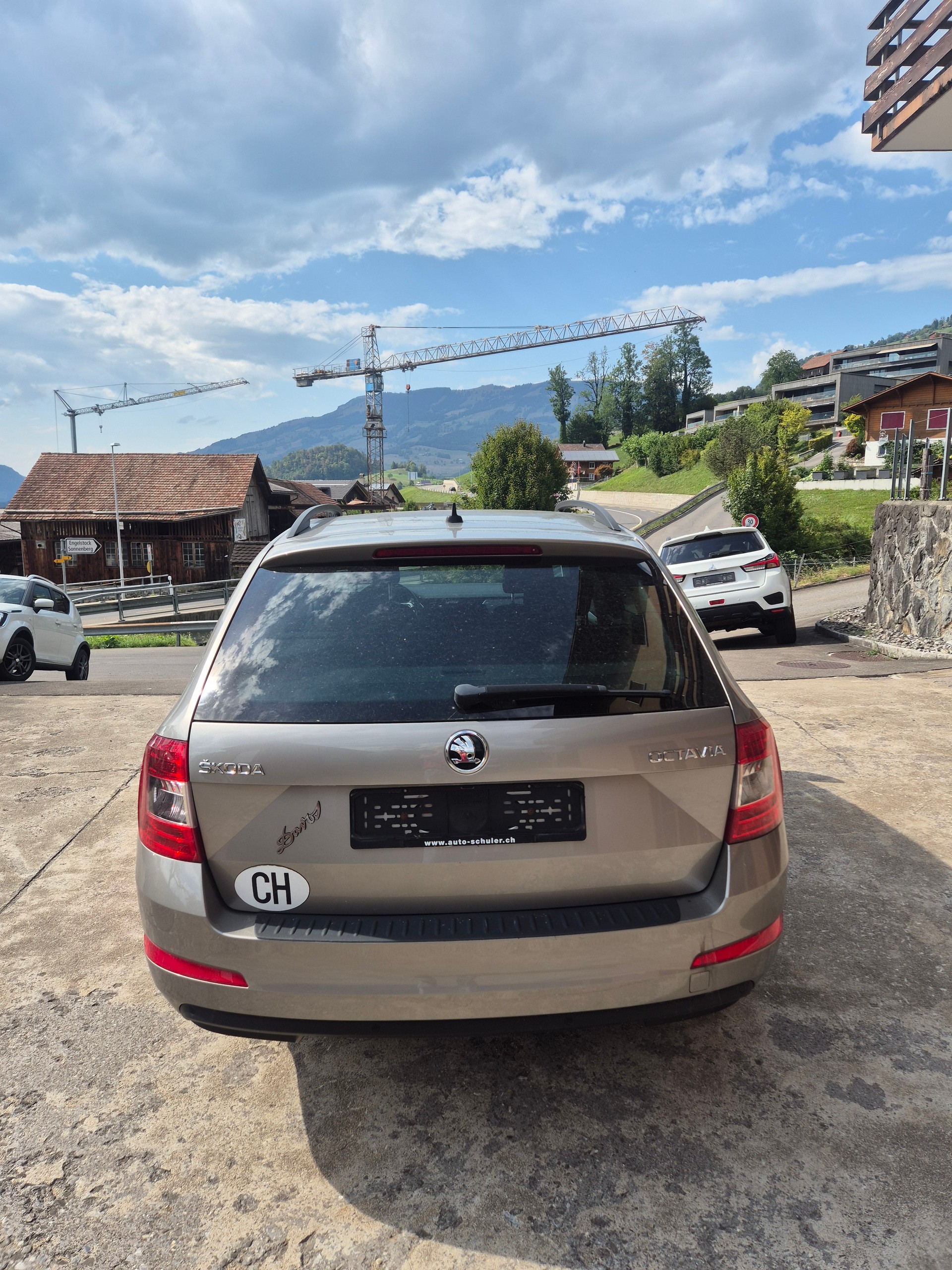 SKODA Octavia 1.8 TSI Swiss Edition-image-2