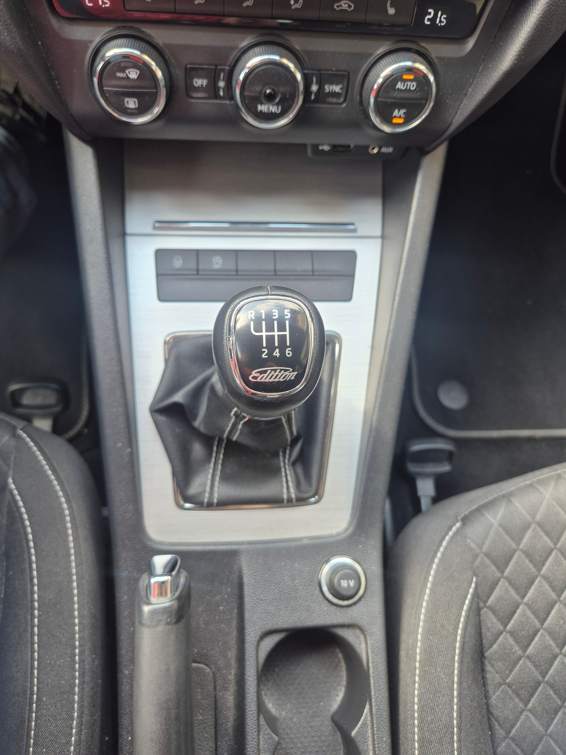 SKODA Octavia 1.8 TSI Swiss Edition-image-9