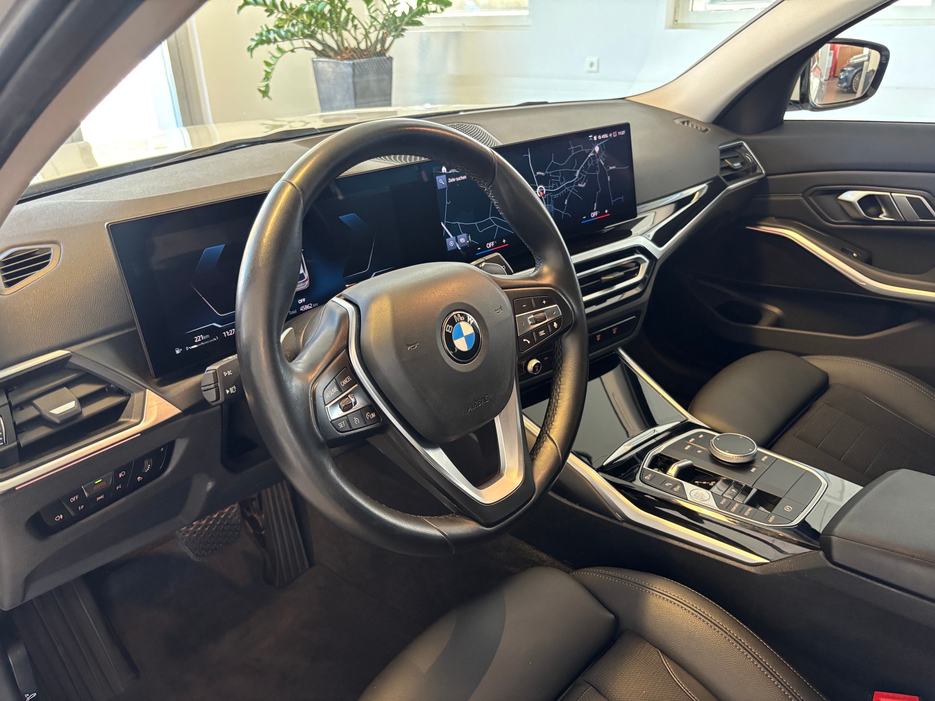 BMW 320i Touring Steptronic-image-5