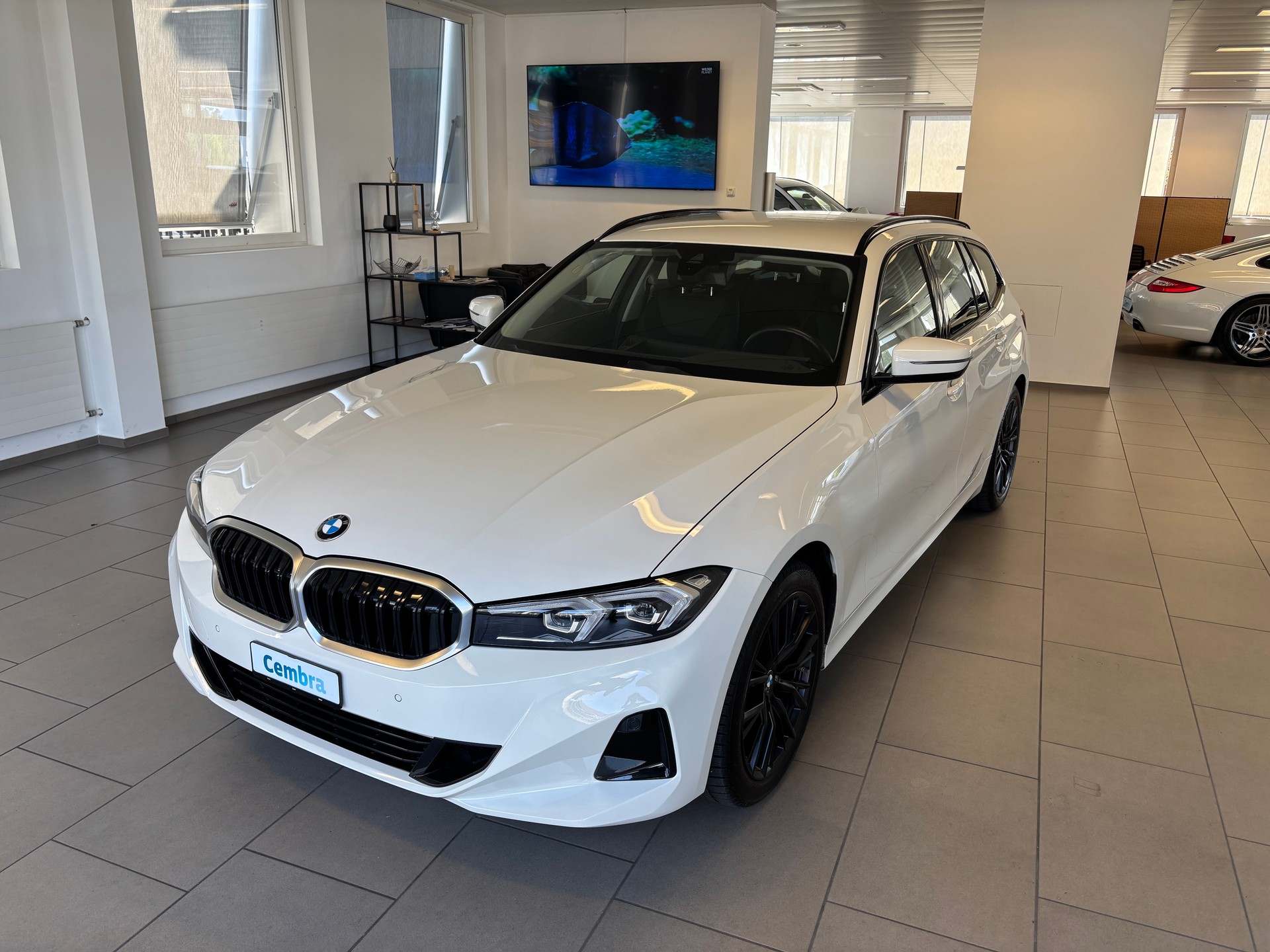 BMW 320i Touring Steptronic-image-0