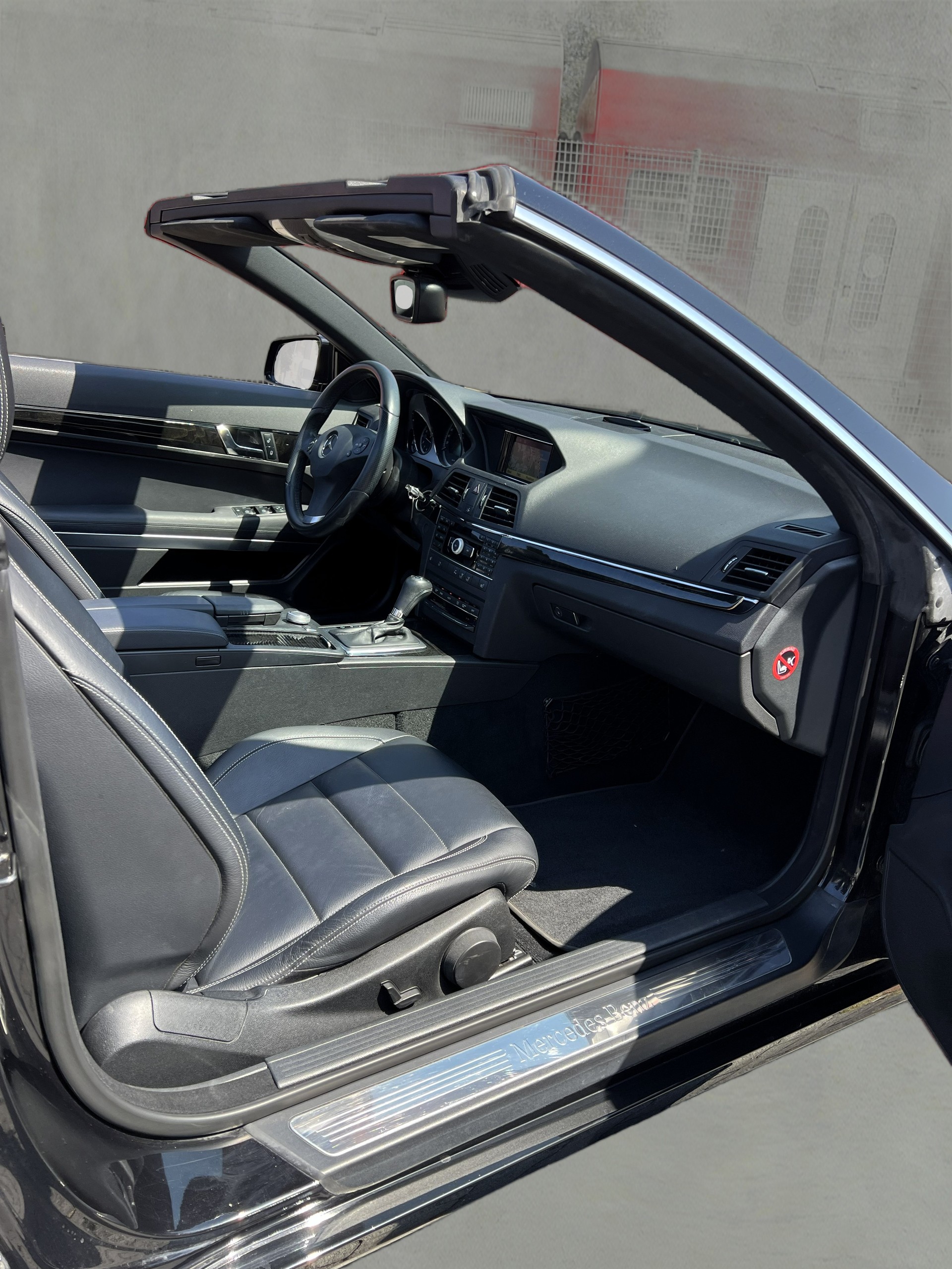 MERCEDES-BENZ E 250 CGI BlueEfficiency Automatic-image-13