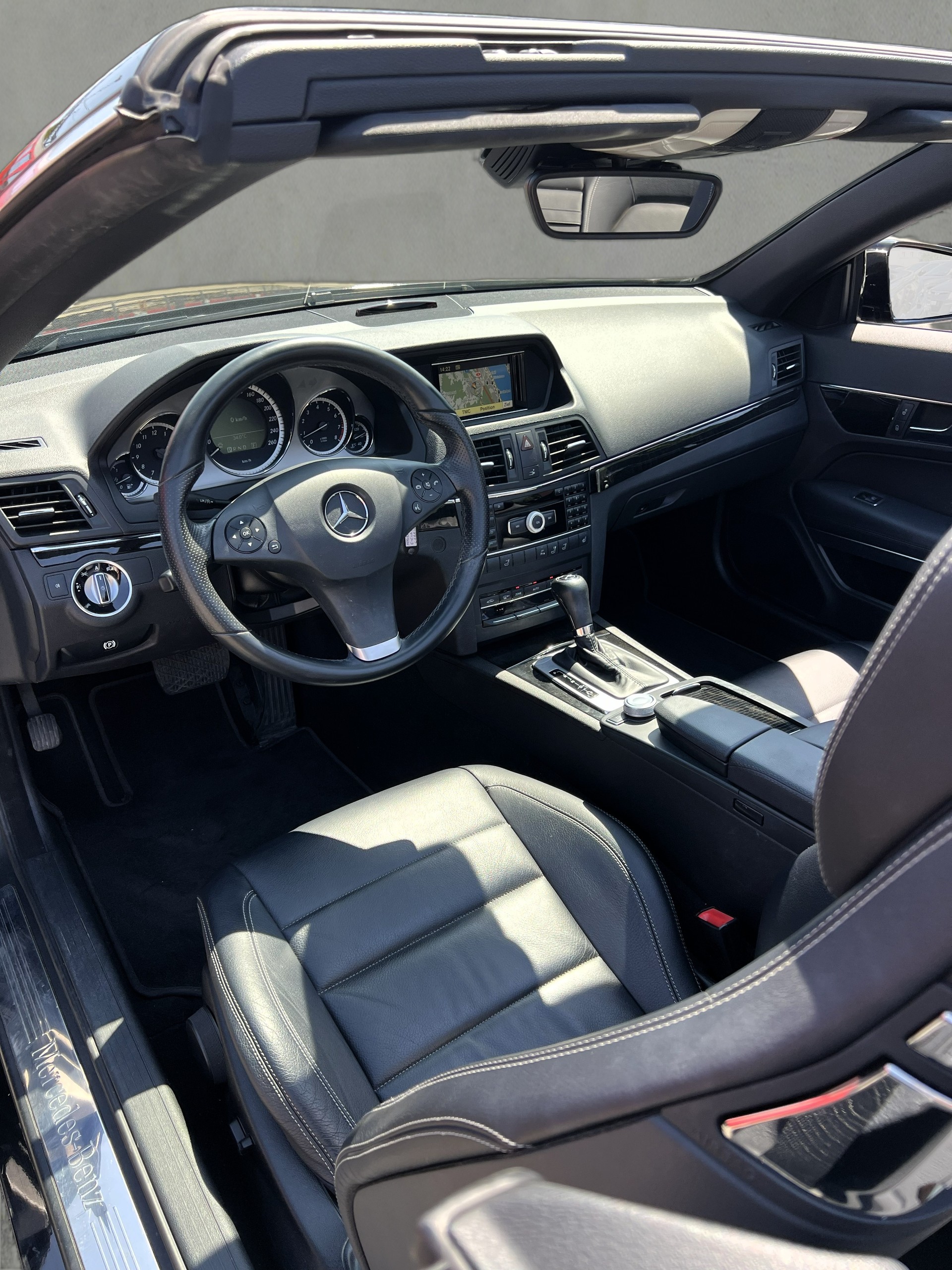MERCEDES-BENZ E 250 CGI BlueEfficiency Automatic-image-18