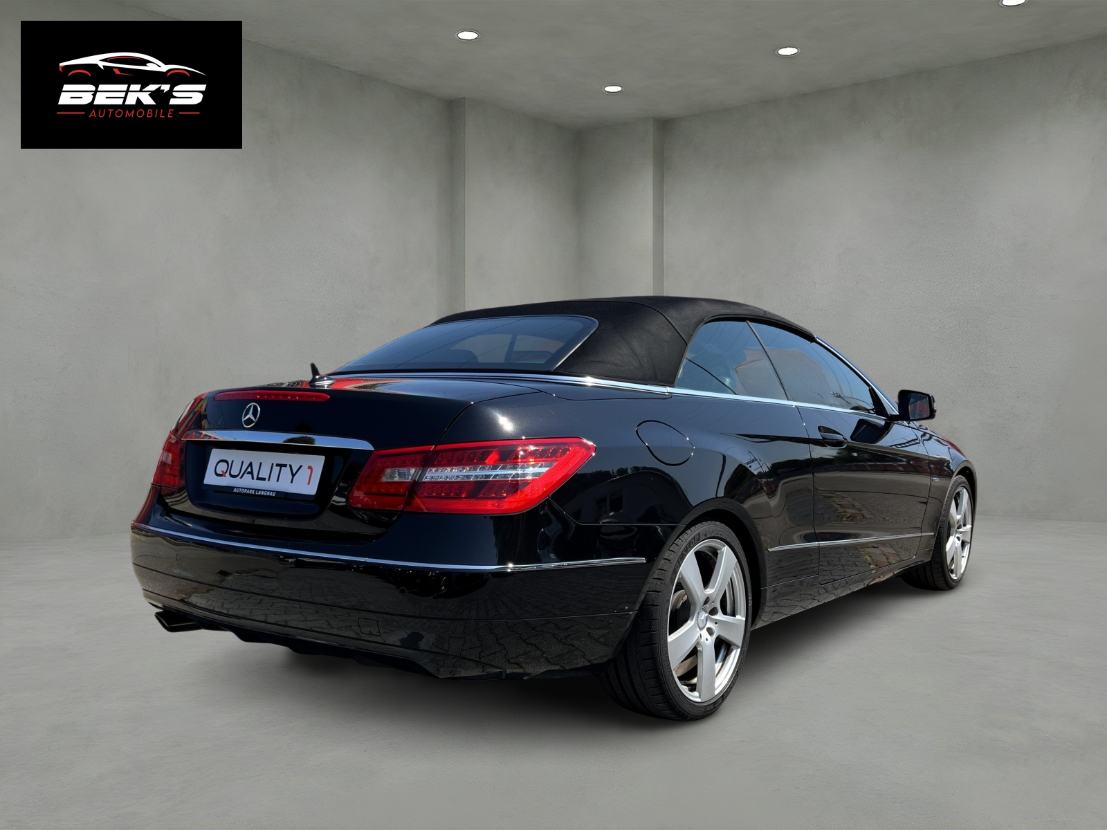 MERCEDES-BENZ E 250 CGI BlueEfficiency Automatic-image-27