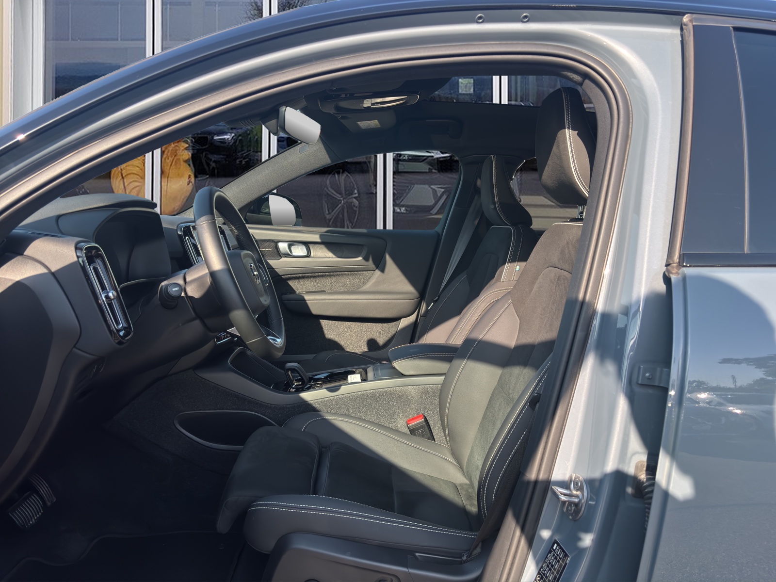 VOLVO C40 Recharge Twin-image-6