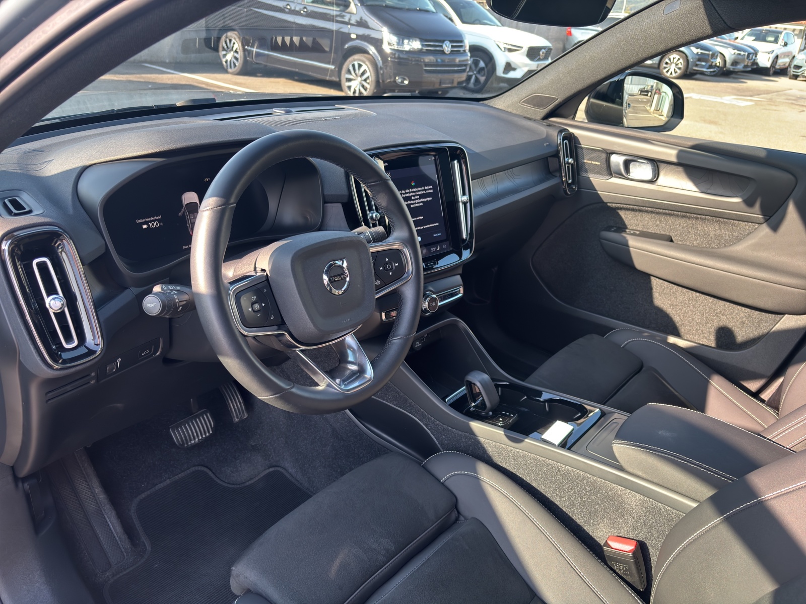 VOLVO C40 Recharge Twin-image-7