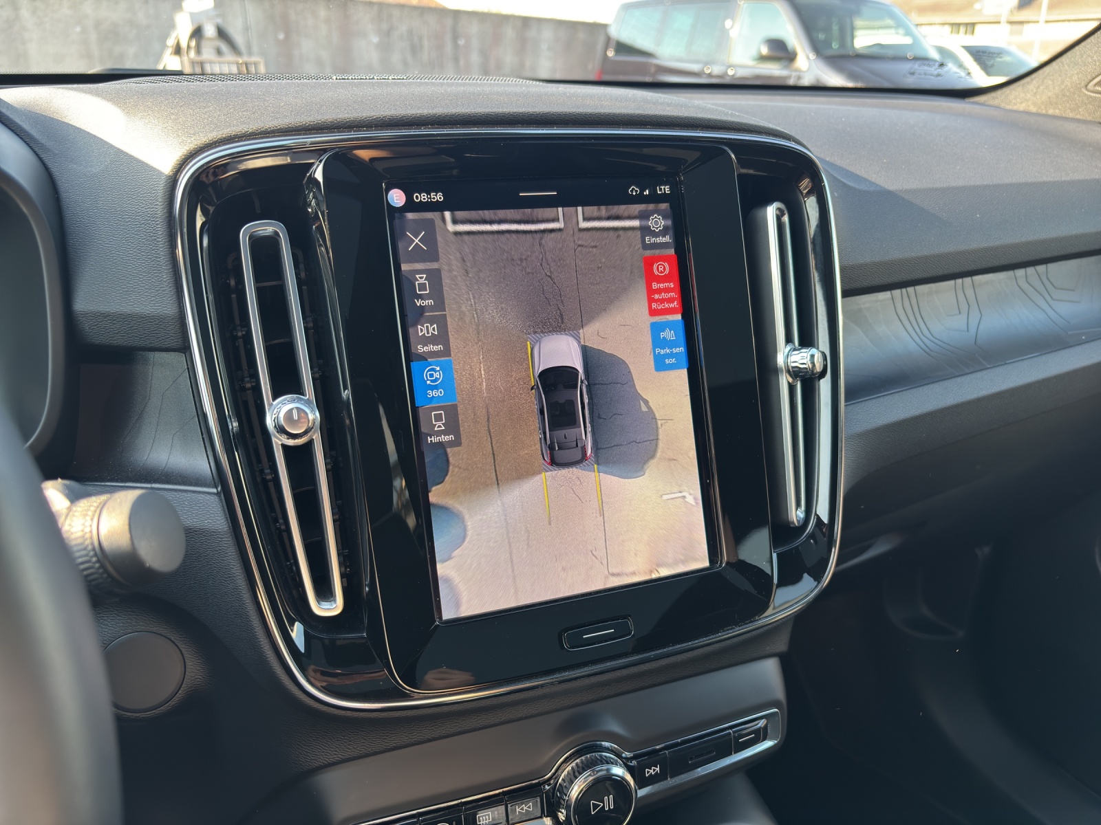 VOLVO C40 Recharge Twin-image-13