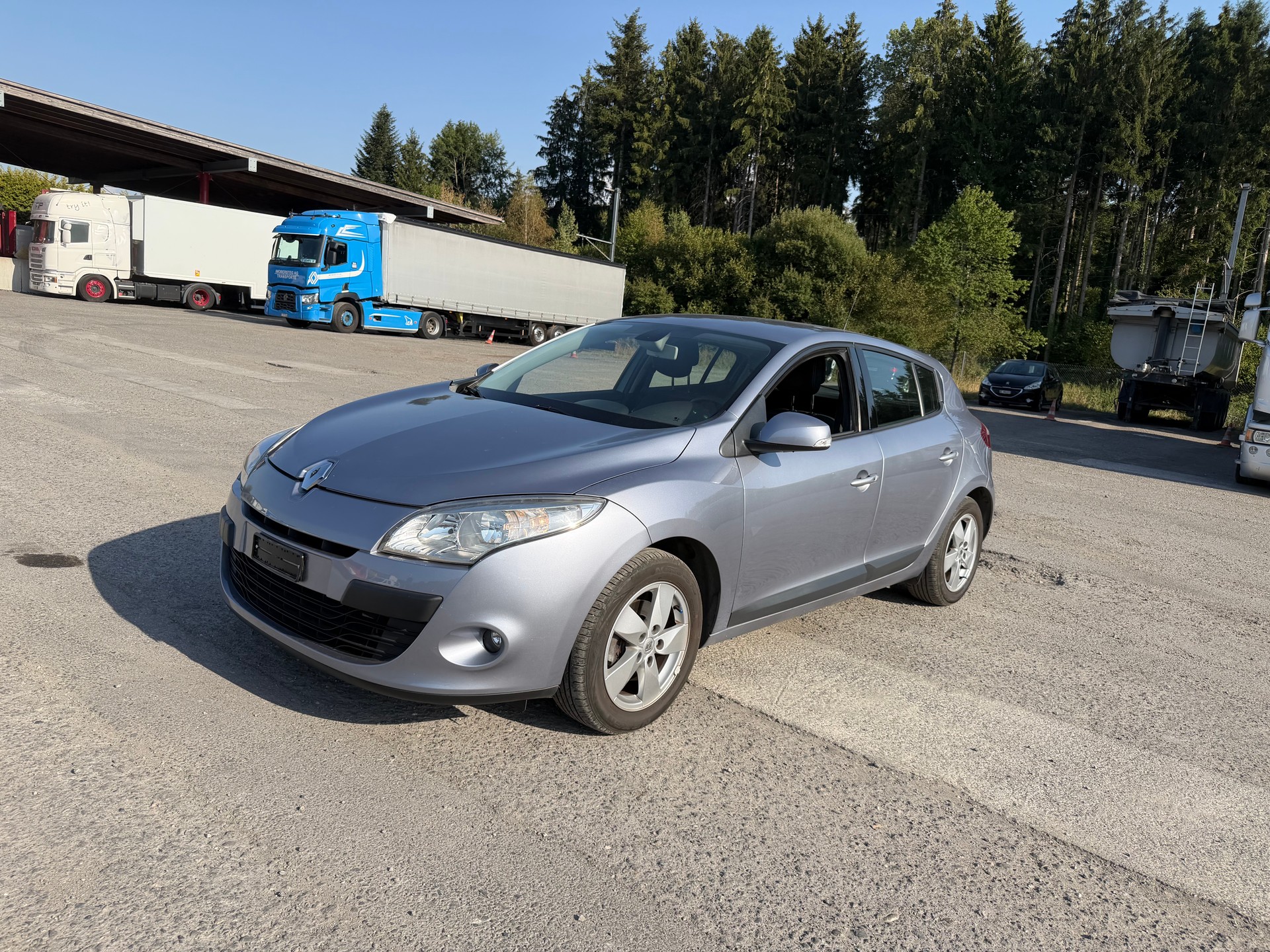 RENAULT Mégane 2.0 16V Dynamique CVT-image-1