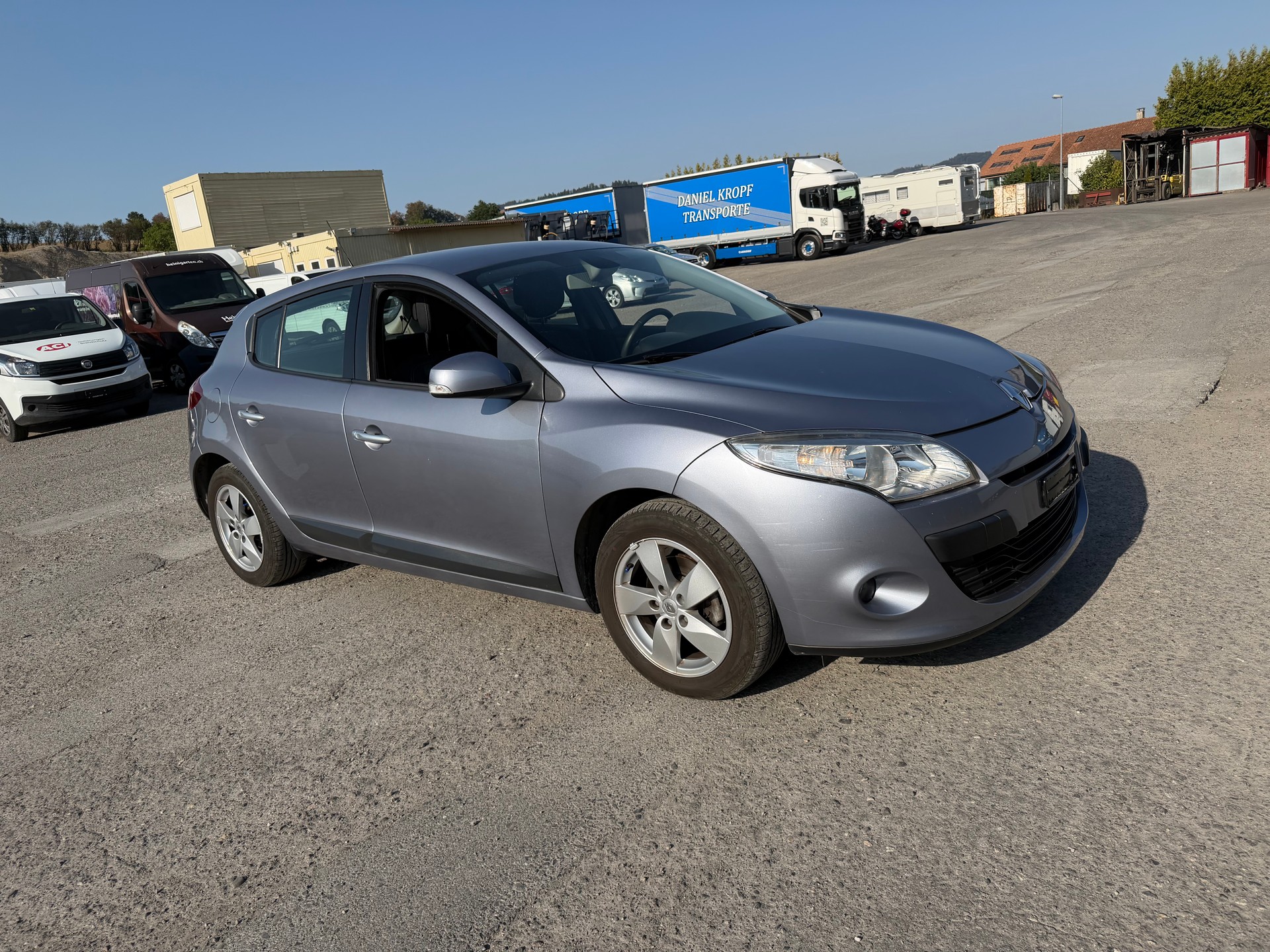 RENAULT Mégane 2.0 16V Dynamique CVT-image-2