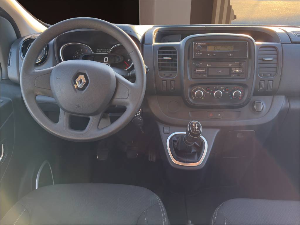RENAULT Trafic Blue dCi 120 Passenger Life-image-4