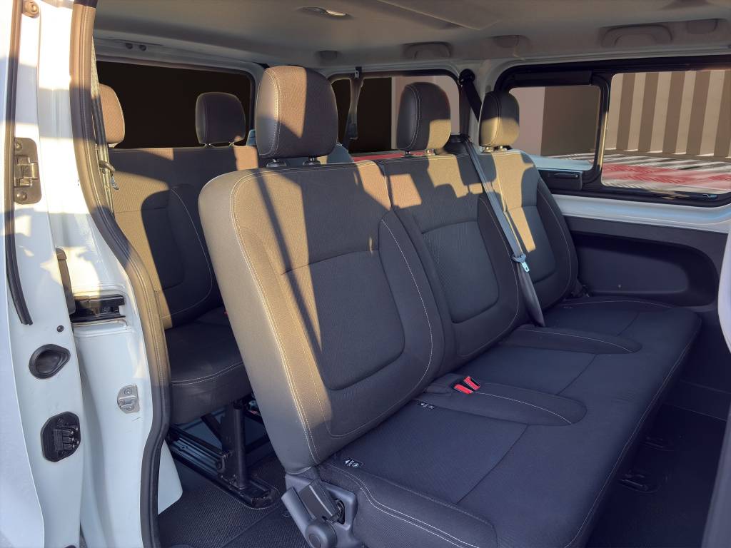 RENAULT Trafic Blue dCi 120 Passenger Life-image-7