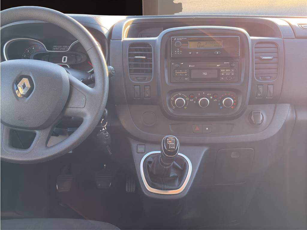 RENAULT Trafic Blue dCi 120 Passenger Life-image-12