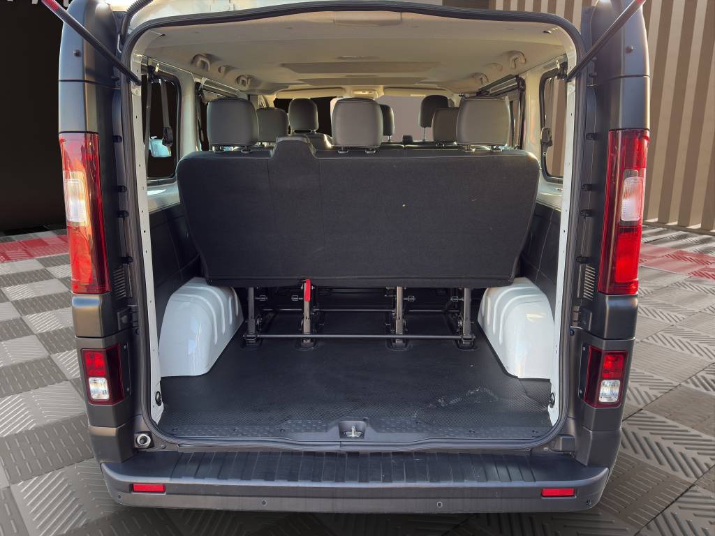 RENAULT Trafic Blue dCi 120 Passenger Life-image-8