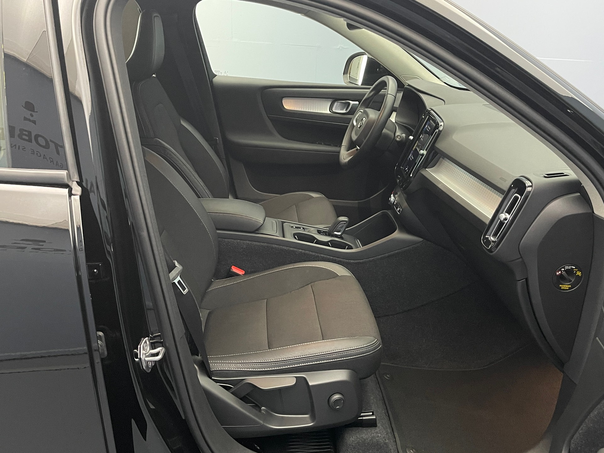 VOLVO XC40 1.5 T3 Momentum-image-10