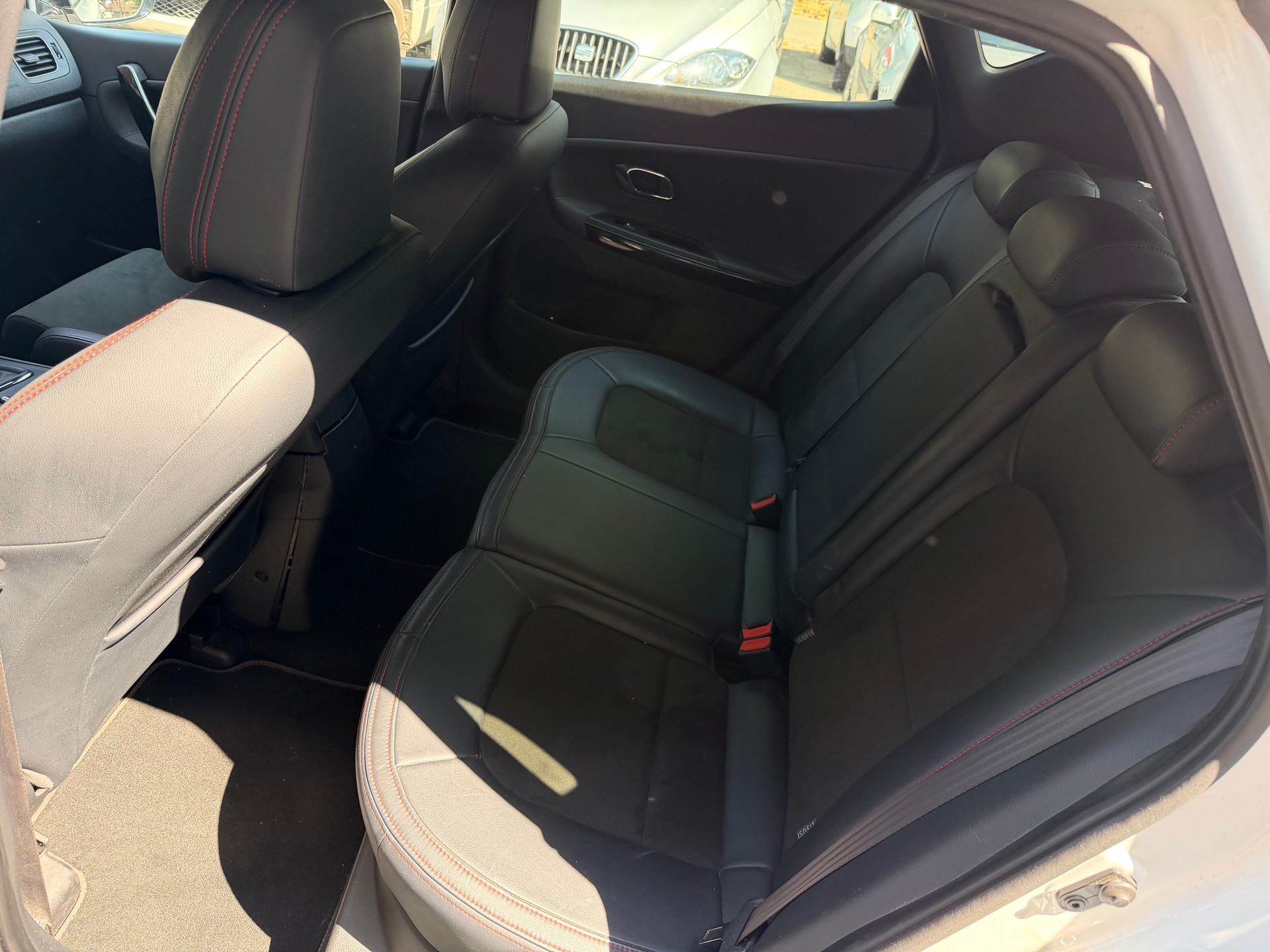 KIA Cee'd 1.6 GDi Turbo GT-image-5
