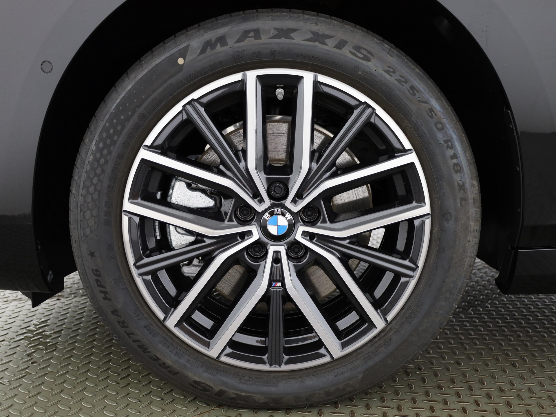 BMW 230e xDrive paddles Active Tourer-image-6
