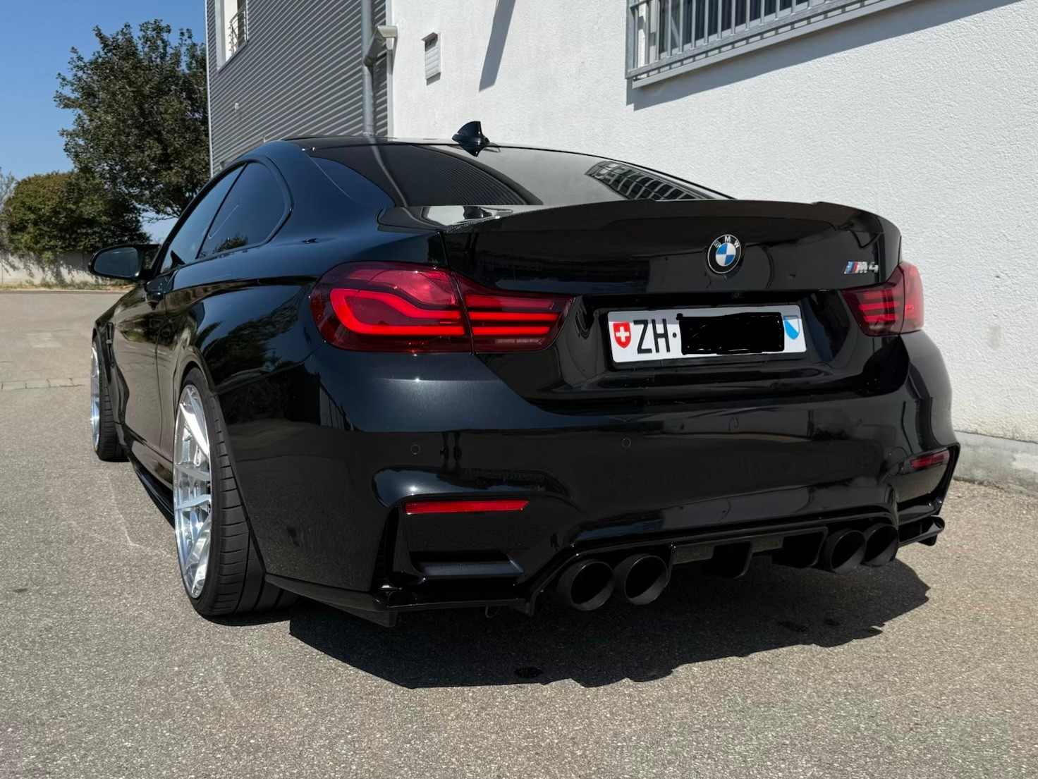 Car photo