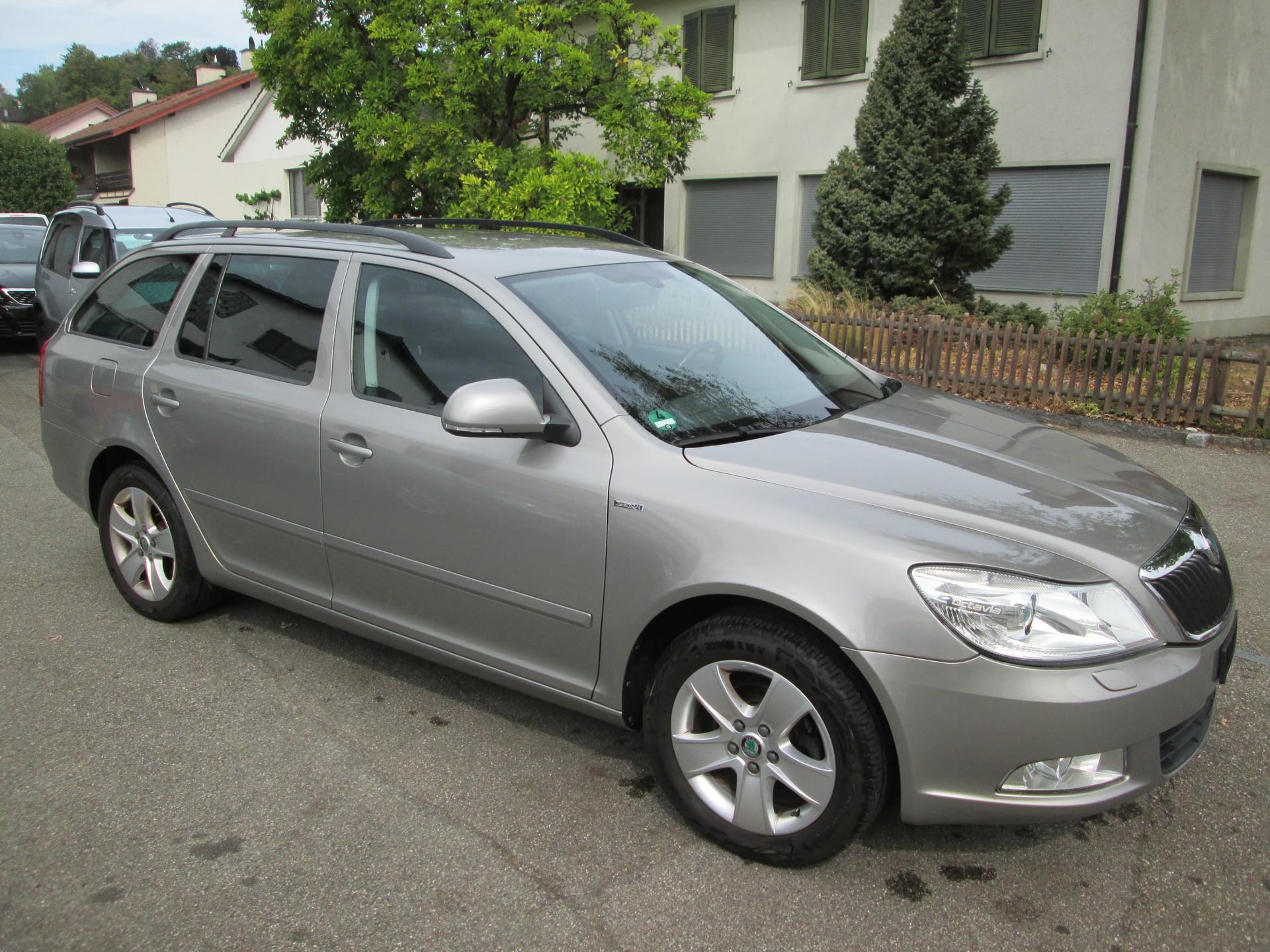 SKODA Octavia Combi 1.4 TSI Twenty20-image-5
