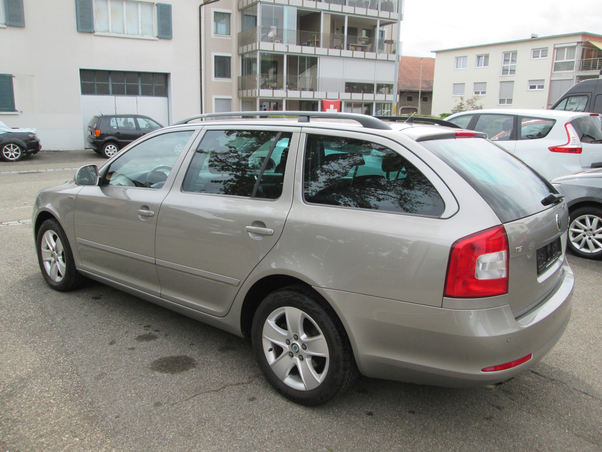 SKODA Octavia Combi 1.4 TSI Twenty20-image-2
