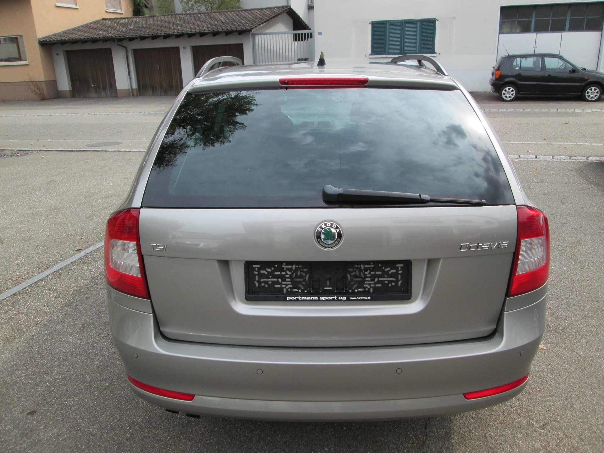 SKODA Octavia Combi 1.4 TSI Twenty20-image-3