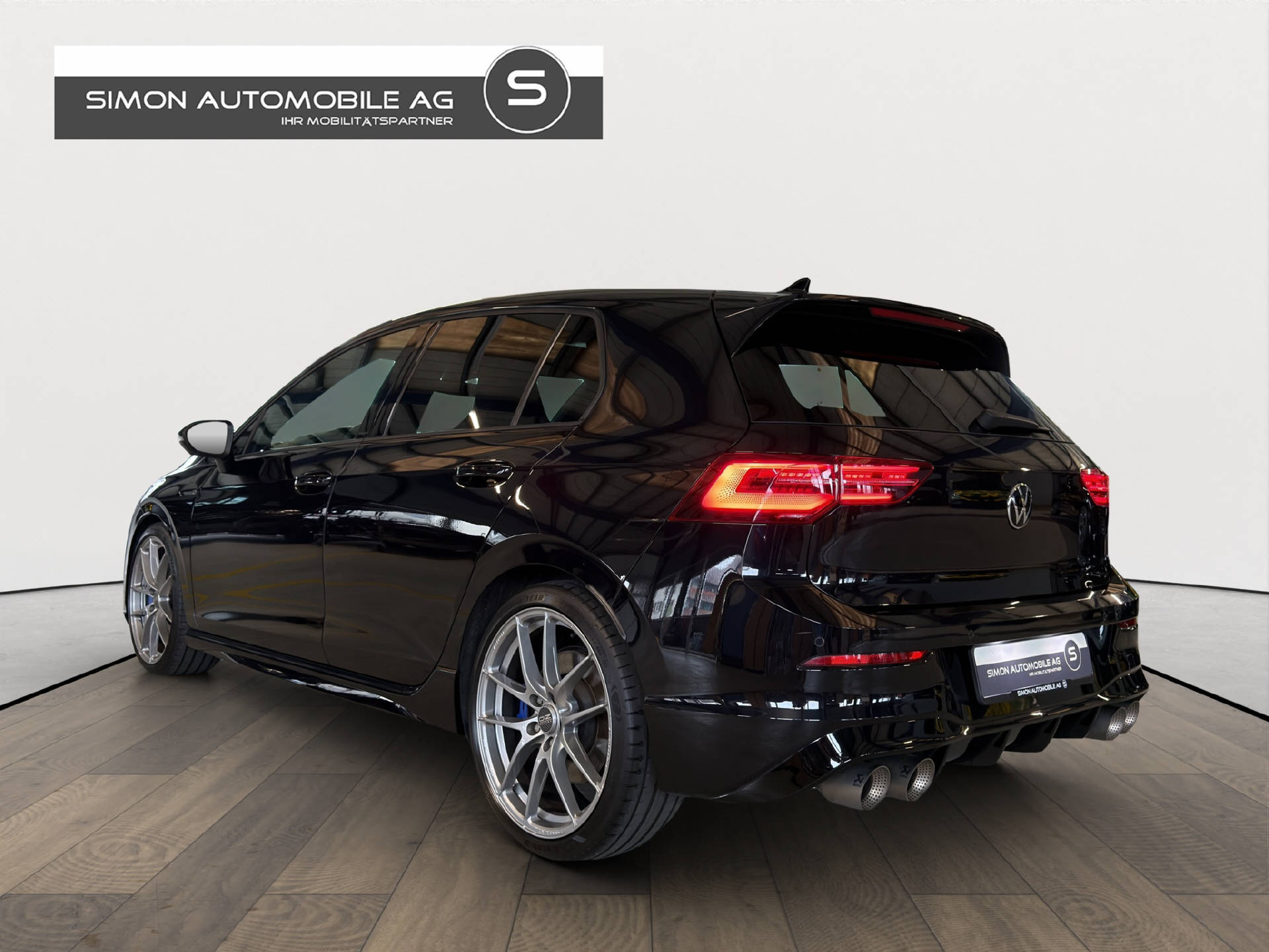 VW Golf VIII 2.0 TSI R DSG 4motion-showroom-element-3
