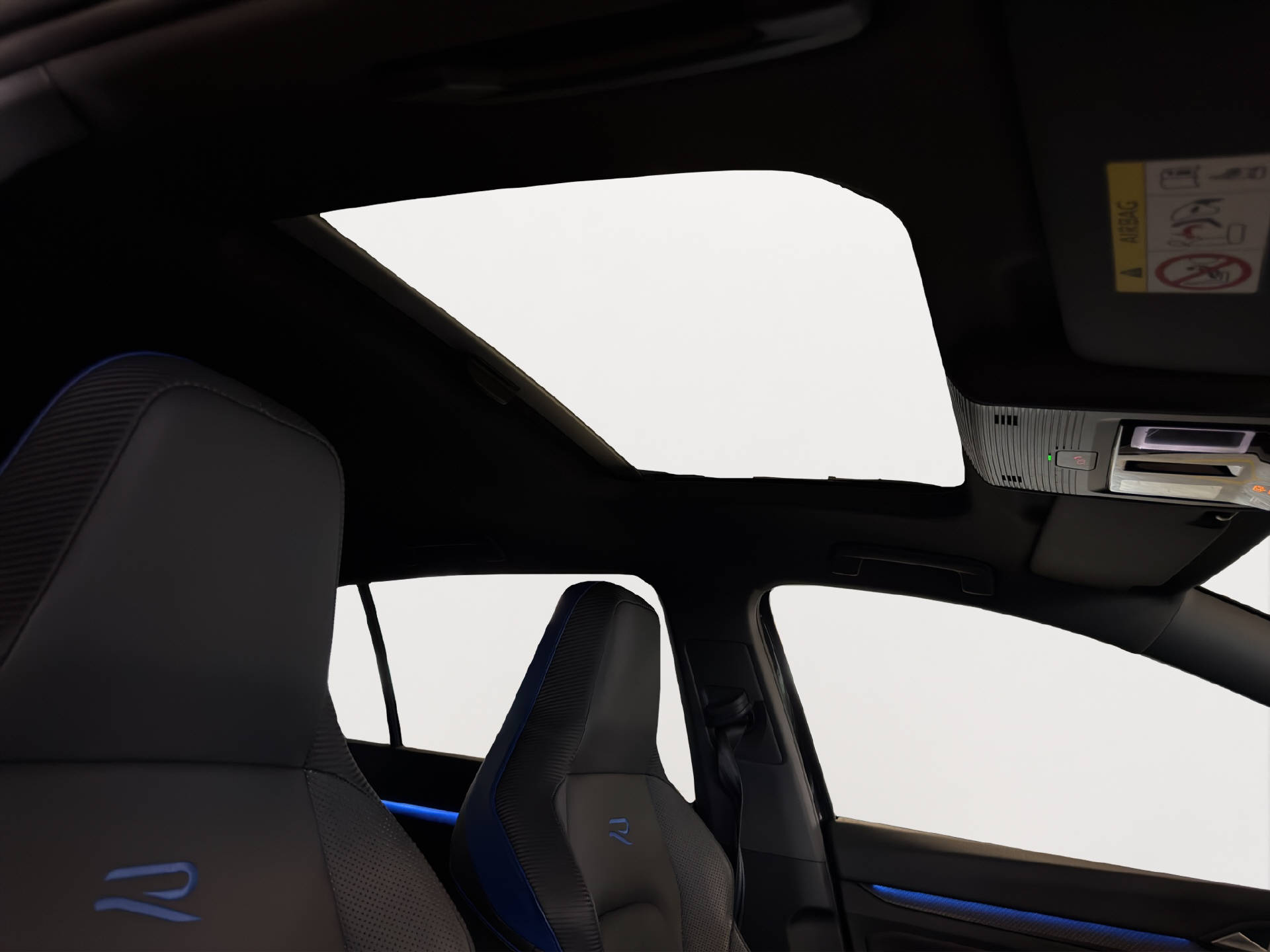 VW Golf VIII 2.0 TSI R DSG 4motion-image-17