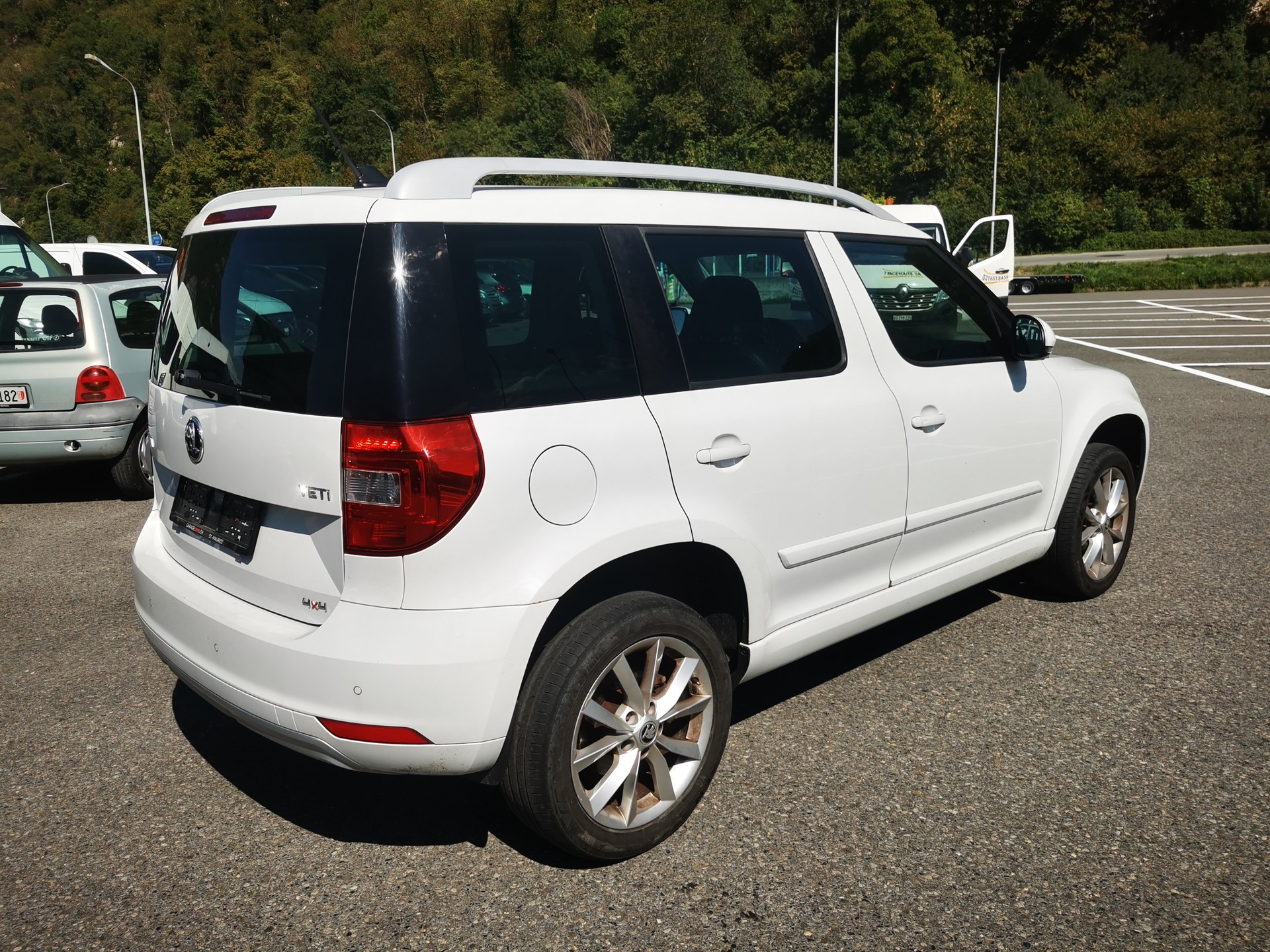 SKODA Yeti 1.8 TSI Ambition 4x4 DSG-image-5