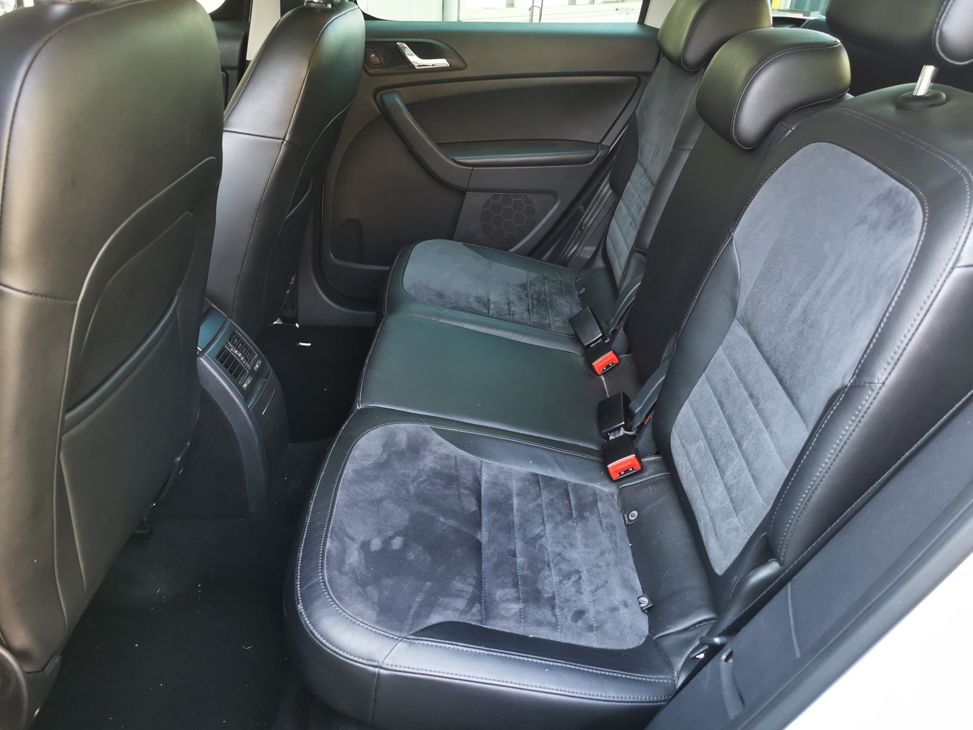 SKODA Yeti 1.8 TSI Ambition 4x4 DSG-image-10