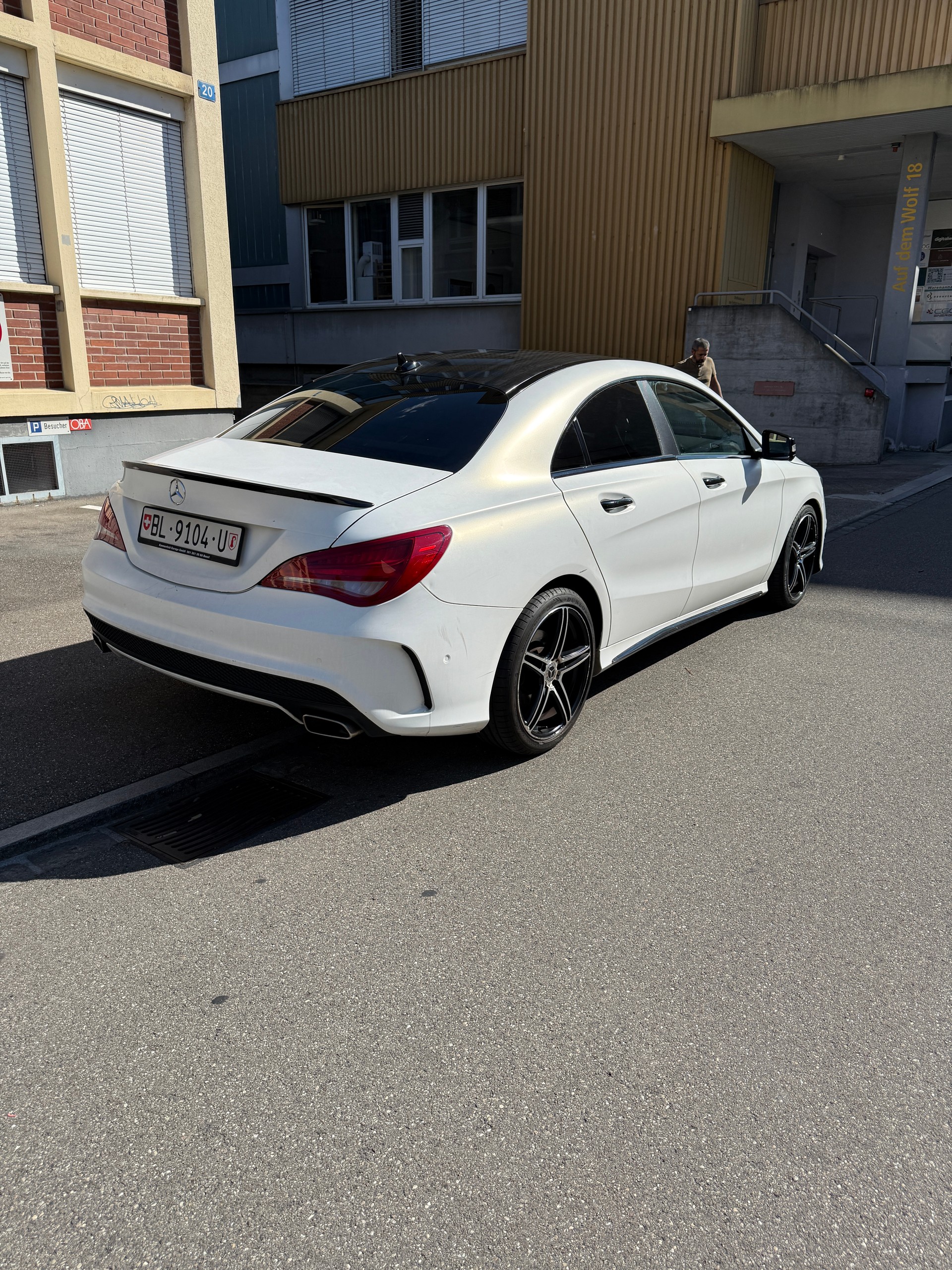 MERCEDES-BENZ CLA 200-image-1