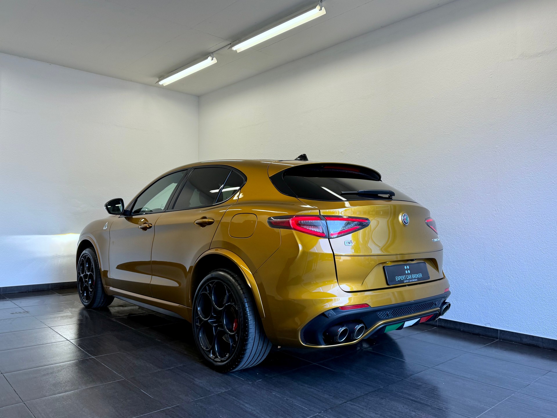 ALFA ROMEO Stelvio 2.9 V6 Quadrifoglio *AKRAPOVIC* Performante Sky Q4-image-6